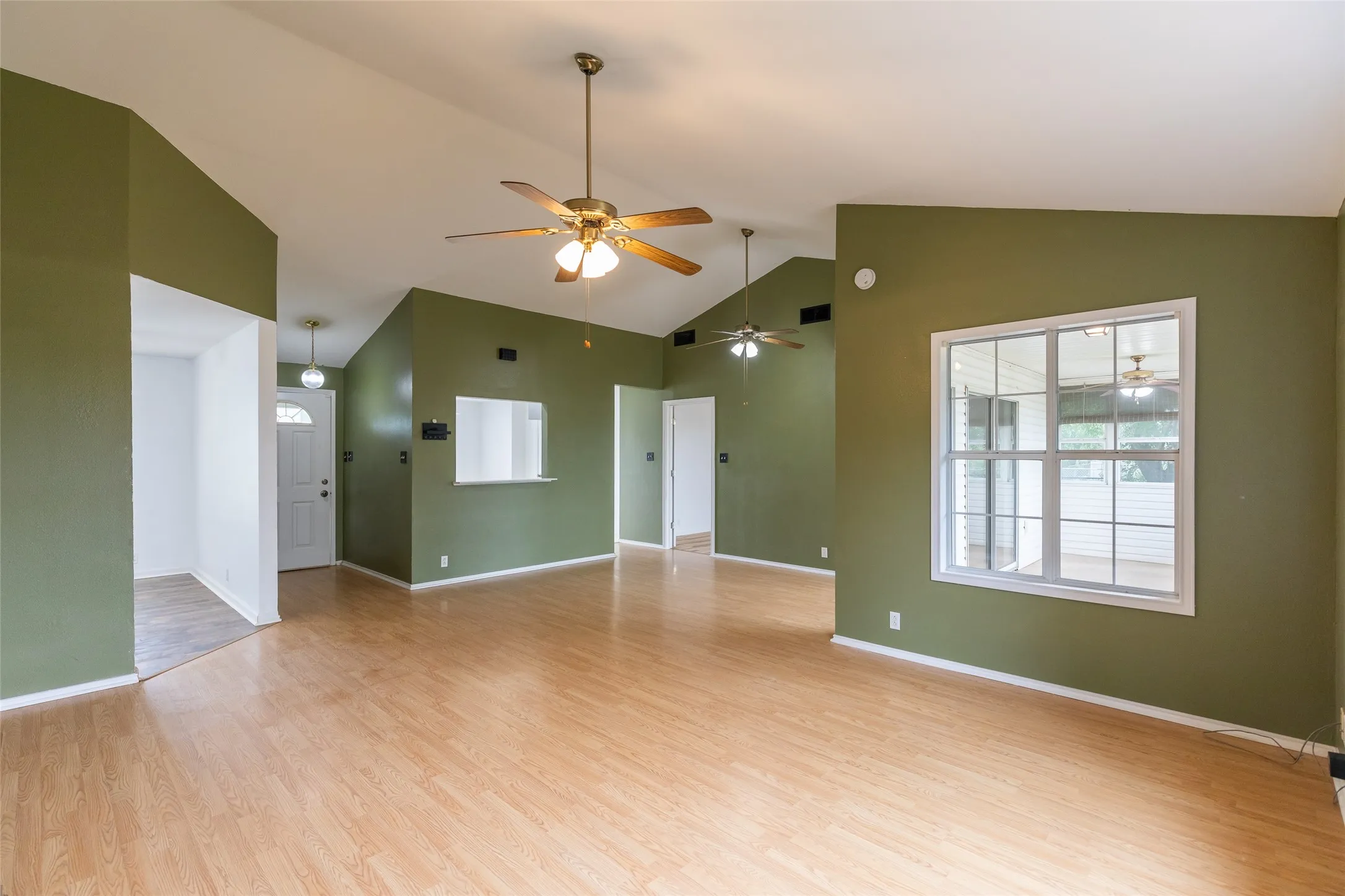 Single Family Residence For Sale in Taylor County , 1844 Fm 1750, Abilene, Texas 79602, 3 Bedroom, 2 Bathroom, 6 Garage spaces, 1,454 Sqft, built in 1999, mls#21308814, Real Estate Agent in Abilene, Homes For Sale in Taylor county, Homes For Sale in Abilene, Realtor in Abilene Texas, Real Estate Brokerage Independent Realty Texas, Luminita Cordes Realtor