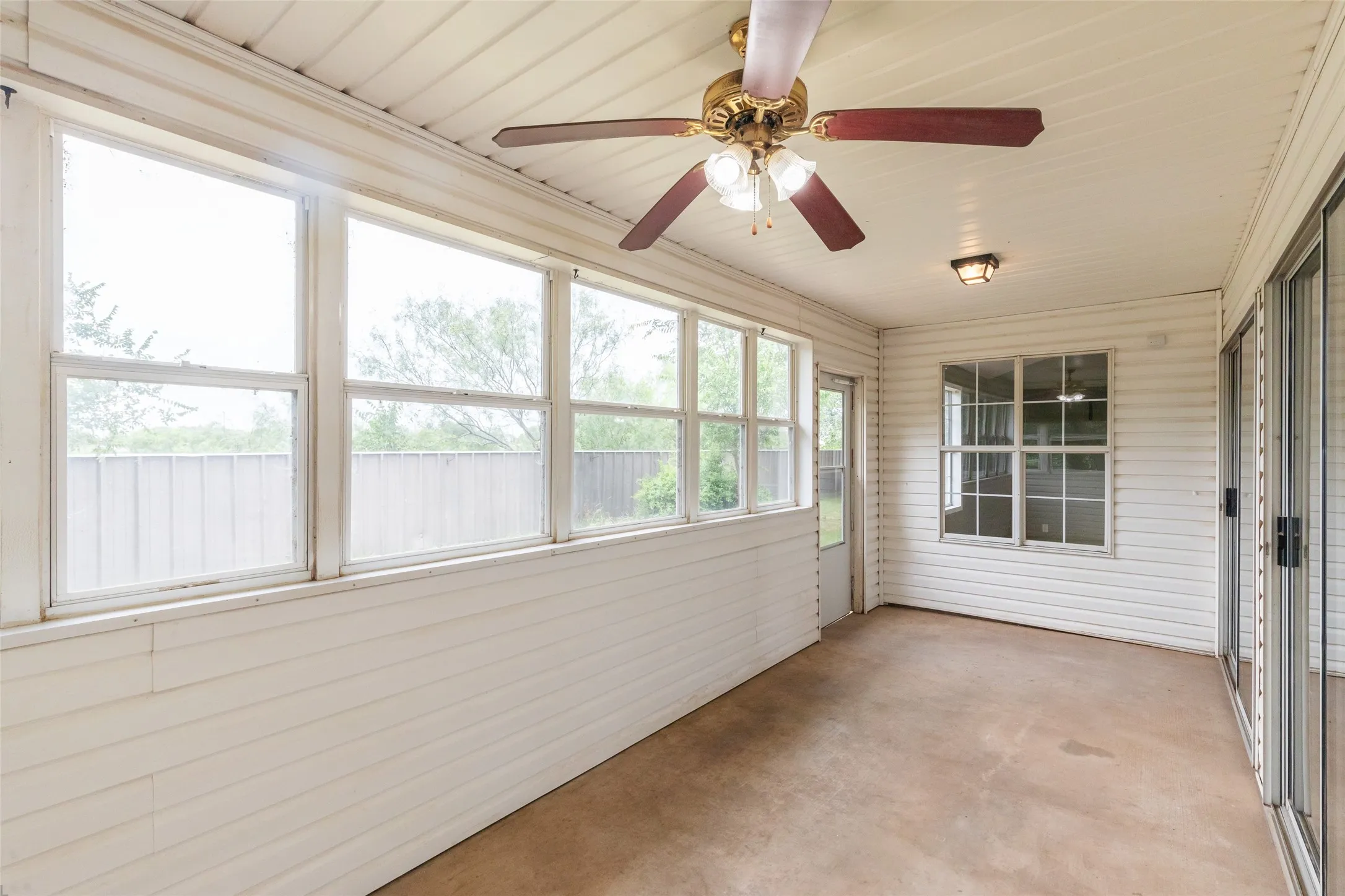 Single Family Residence For Sale in Taylor County , 1844 Fm 1750, Abilene, Texas 79602, 3 Bedroom, 2 Bathroom, 6 Garage spaces, 1,454 Sqft, built in 1999, mls#21308814, Real Estate Agent in Abilene, Homes For Sale in Taylor county, Homes For Sale in Abilene, Realtor in Abilene Texas, Real Estate Brokerage Independent Realty Texas, Luminita Cordes Realtor