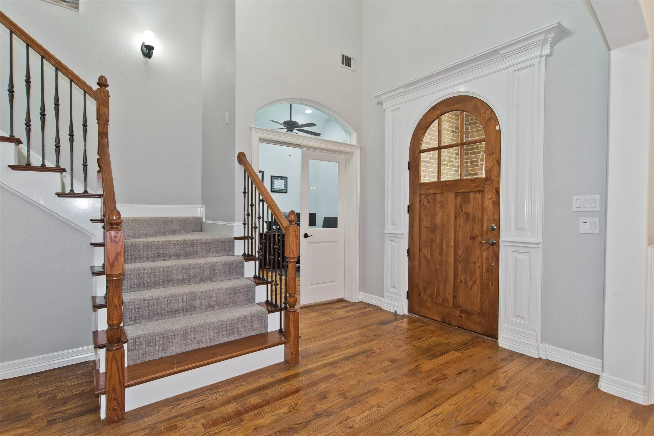 Single Family Residence For Sale in Tarrant County , 6208 Riverview Circle, Fort Worth, Texas 76112, 4 Bedroom, 3 Bathroom, 3 Garage spaces, 4,200 Sqft, built in 2005, mls#21309345, Real Estate Agent in Fort Worth, Homes For Sale in Tarrant county, Homes For Sale in Fort Worth, Realtor in Fort Worth Texas, Real Estate Brokerage Independent Realty Texas, Luminita Cordes Realtor