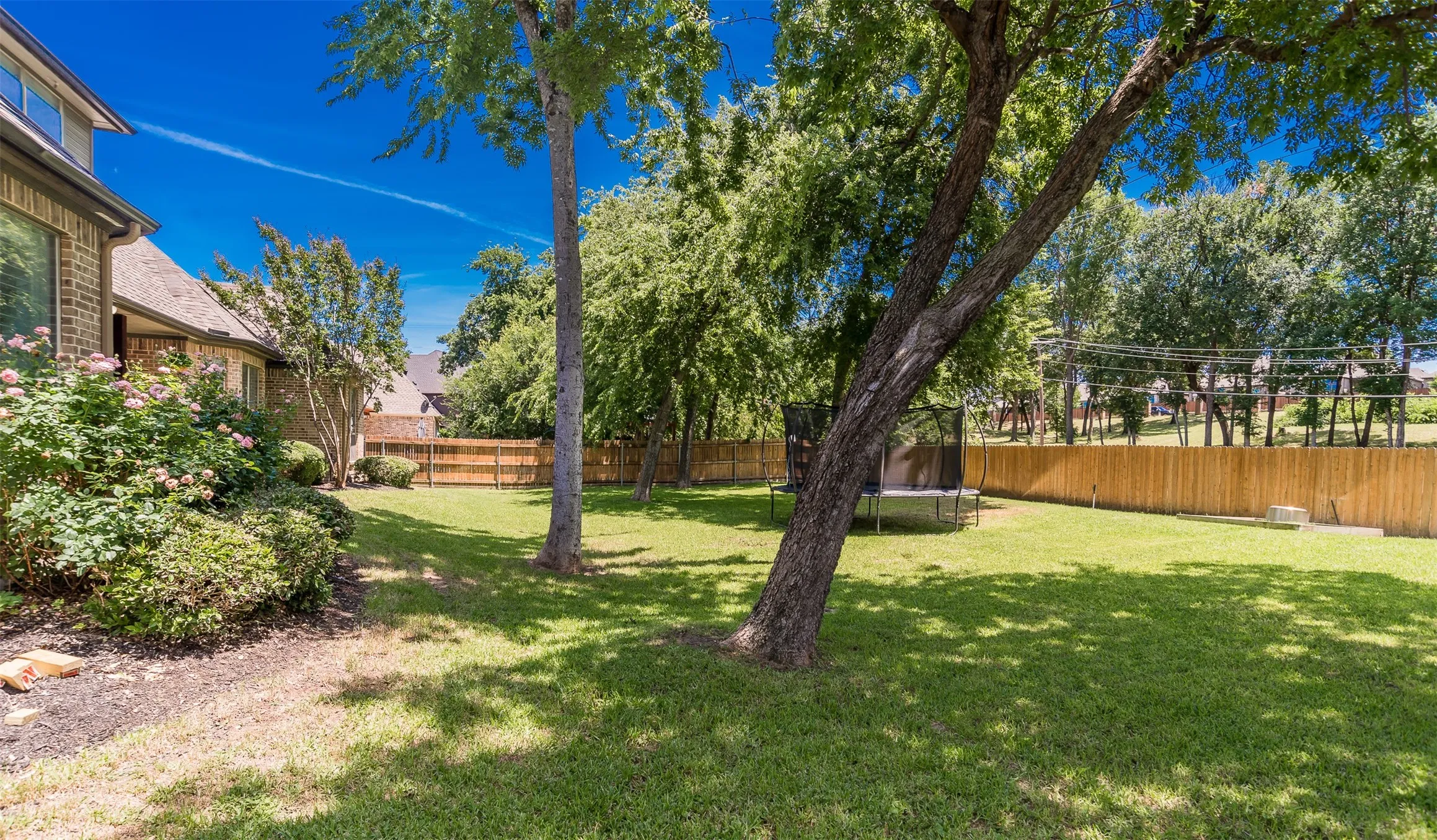 Single Family Residence For Sale in Tarrant County , 6208 Riverview Circle, Fort Worth, Texas 76112, 4 Bedroom, 3 Bathroom, 3 Garage spaces, 4,200 Sqft, built in 2005, mls#21309345, Real Estate Agent in Fort Worth, Homes For Sale in Tarrant county, Homes For Sale in Fort Worth, Realtor in Fort Worth Texas, Real Estate Brokerage Independent Realty Texas, Luminita Cordes Realtor