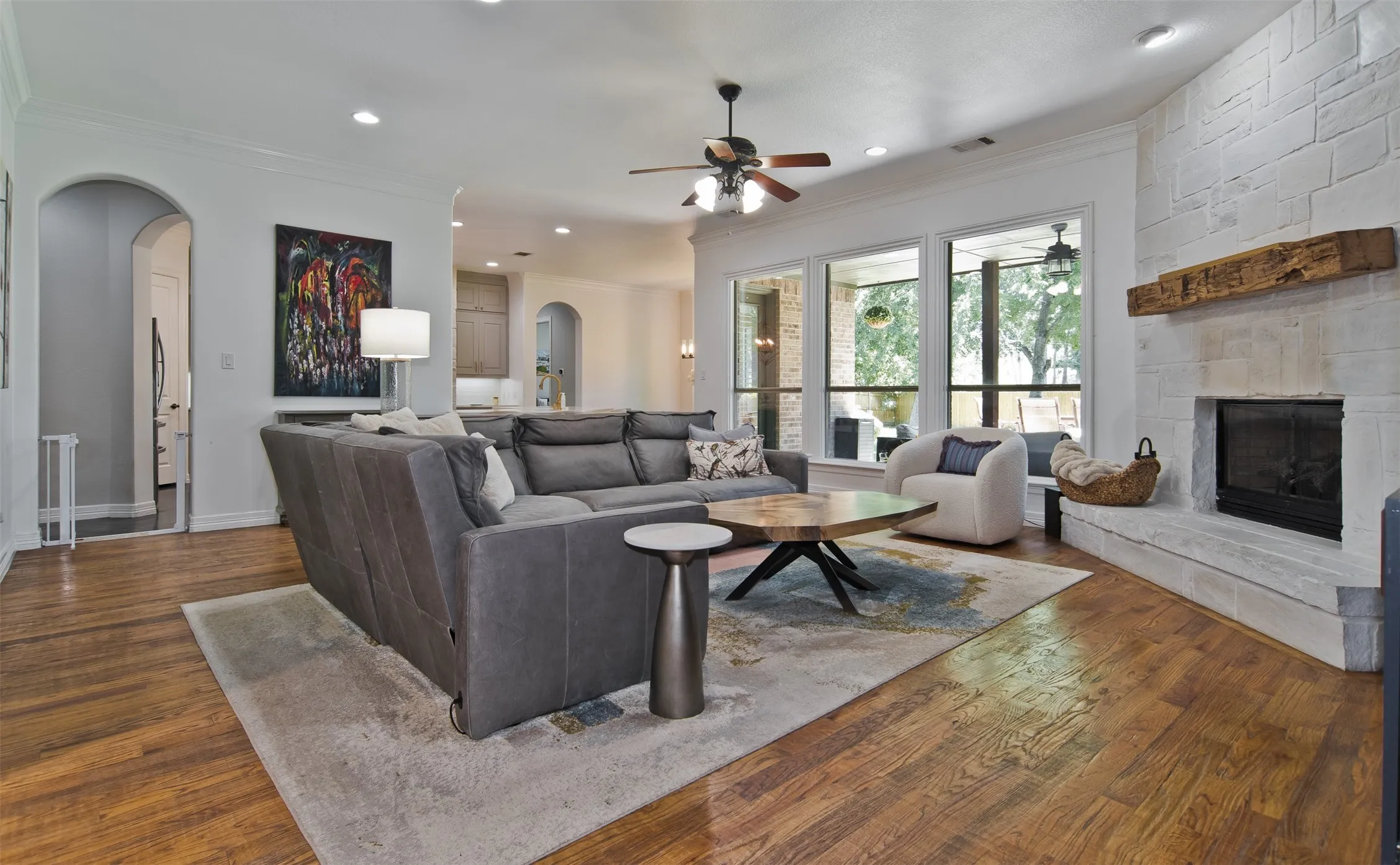 Single Family Residence For Sale in Tarrant County , 6208 Riverview Circle, Fort Worth, Texas 76112, 4 Bedroom, 3 Bathroom, 3 Garage spaces, 4,200 Sqft, built in 2005, mls#21309345, Real Estate Agent in Fort Worth, Homes For Sale in Tarrant county, Homes For Sale in Fort Worth, Realtor in Fort Worth Texas, Real Estate Brokerage Independent Realty Texas, Luminita Cordes Realtor
