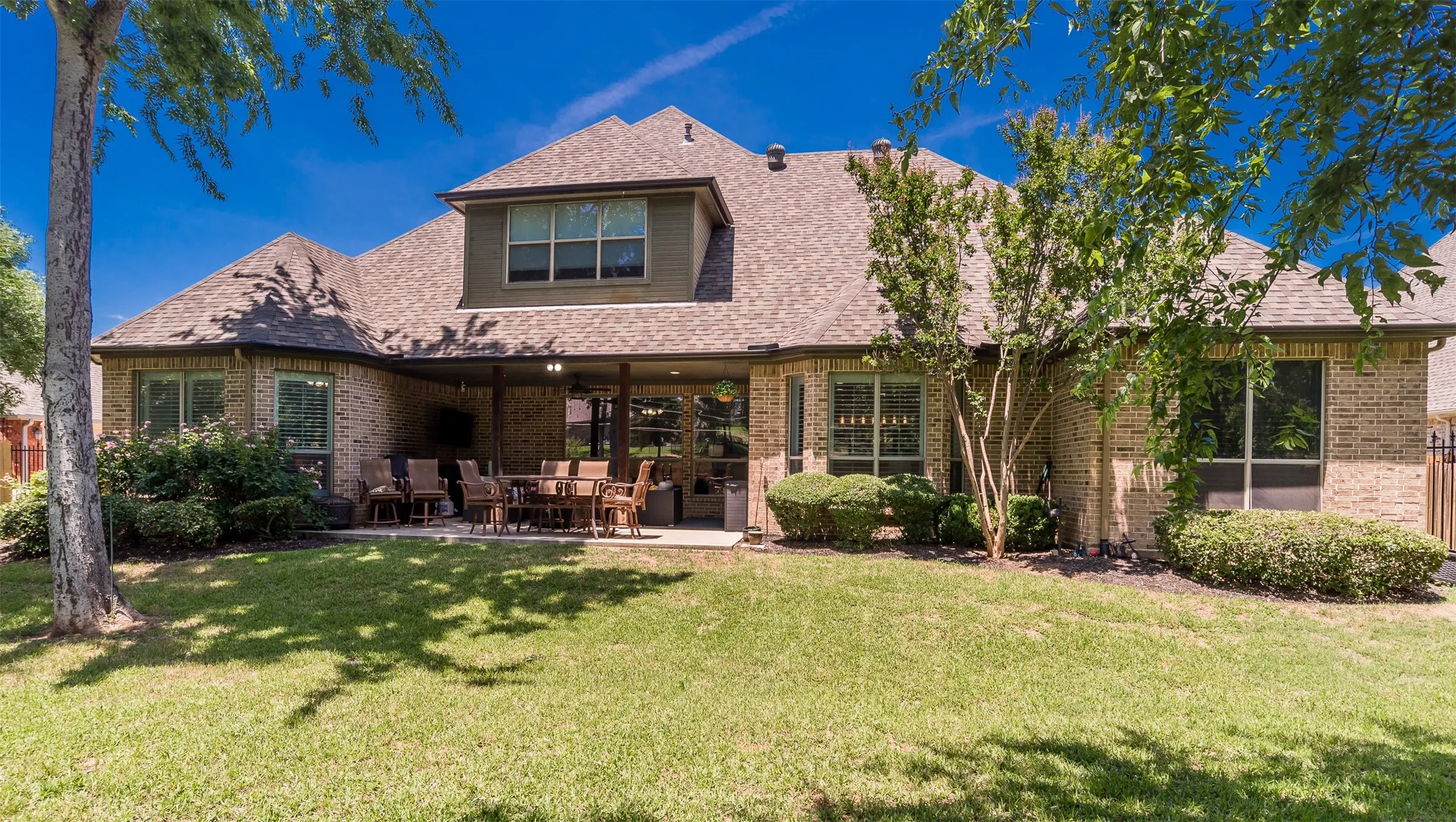 Single Family Residence For Sale in Tarrant County , 6208 Riverview Circle, Fort Worth, Texas 76112, 4 Bedroom, 3 Bathroom, 3 Garage spaces, 4,200 Sqft, built in 2005, mls#21309345, Real Estate Agent in Fort Worth, Homes For Sale in Tarrant county, Homes For Sale in Fort Worth, Realtor in Fort Worth Texas, Real Estate Brokerage Independent Realty Texas, Luminita Cordes Realtor