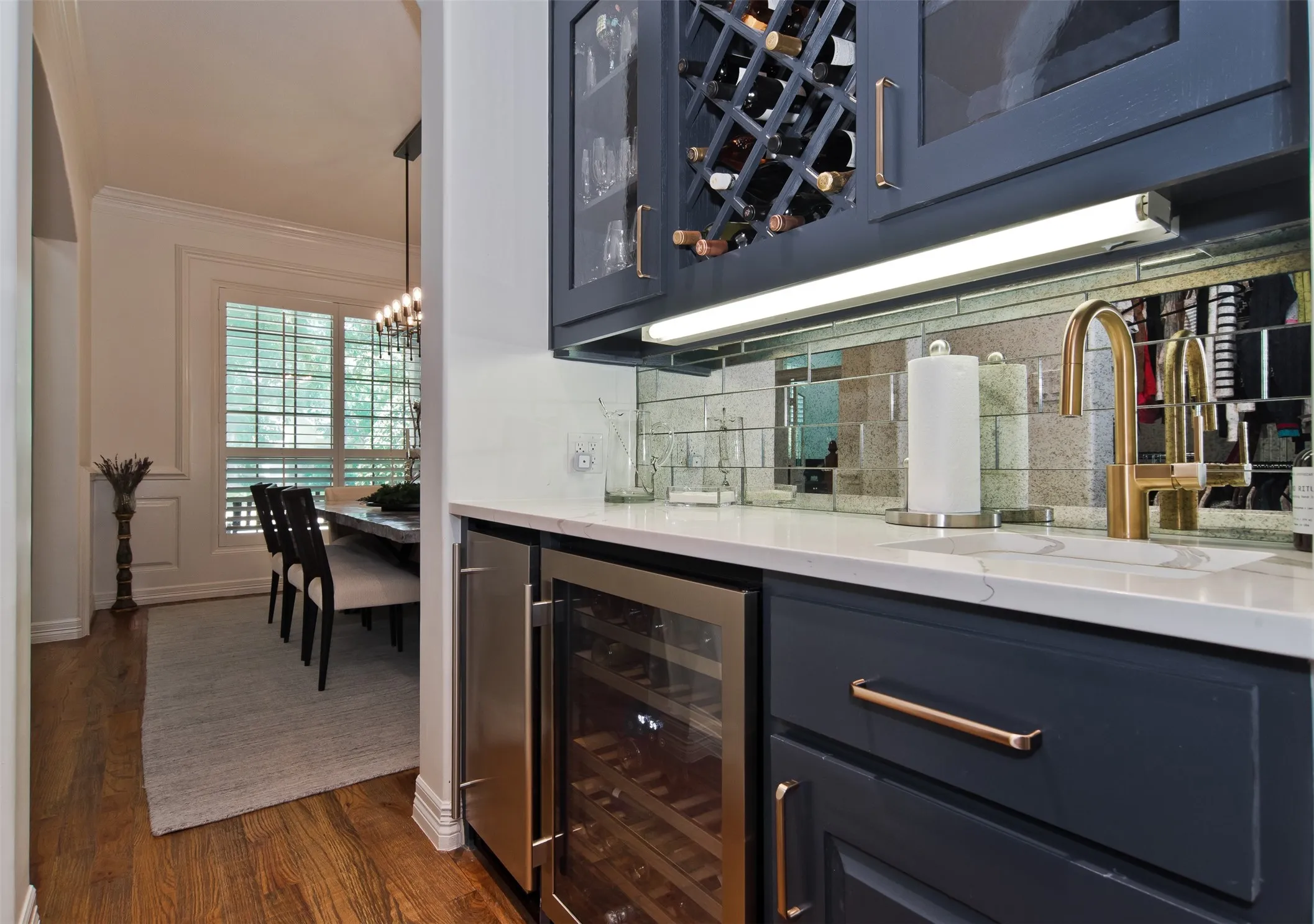 Single Family Residence For Sale in Tarrant County , 6208 Riverview Circle, Fort Worth, Texas 76112, 4 Bedroom, 3 Bathroom, 3 Garage spaces, 4,200 Sqft, built in 2005, mls#21309345, Real Estate Agent in Fort Worth, Homes For Sale in Tarrant county, Homes For Sale in Fort Worth, Realtor in Fort Worth Texas, Real Estate Brokerage Independent Realty Texas, Luminita Cordes Realtor