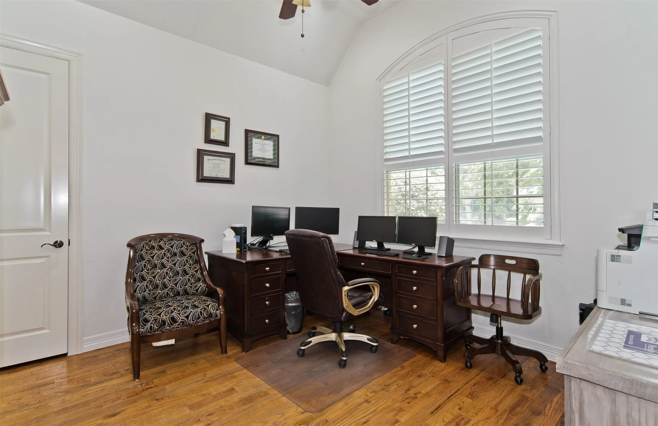 Single Family Residence For Sale in Tarrant County , 6208 Riverview Circle, Fort Worth, Texas 76112, 4 Bedroom, 3 Bathroom, 3 Garage spaces, 4,200 Sqft, built in 2005, mls#21309345, Real Estate Agent in Fort Worth, Homes For Sale in Tarrant county, Homes For Sale in Fort Worth, Realtor in Fort Worth Texas, Real Estate Brokerage Independent Realty Texas, Luminita Cordes Realtor
