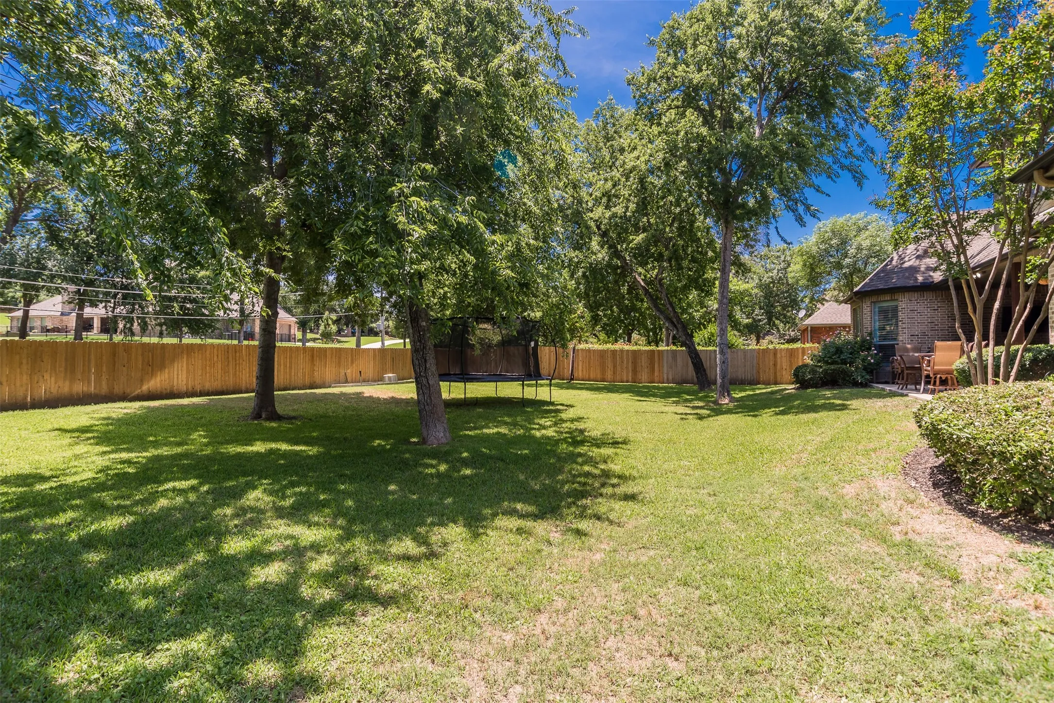 Single Family Residence For Sale in Tarrant County , 6208 Riverview Circle, Fort Worth, Texas 76112, 4 Bedroom, 3 Bathroom, 3 Garage spaces, 4,200 Sqft, built in 2005, mls#21309345, Real Estate Agent in Fort Worth, Homes For Sale in Tarrant county, Homes For Sale in Fort Worth, Realtor in Fort Worth Texas, Real Estate Brokerage Independent Realty Texas, Luminita Cordes Realtor