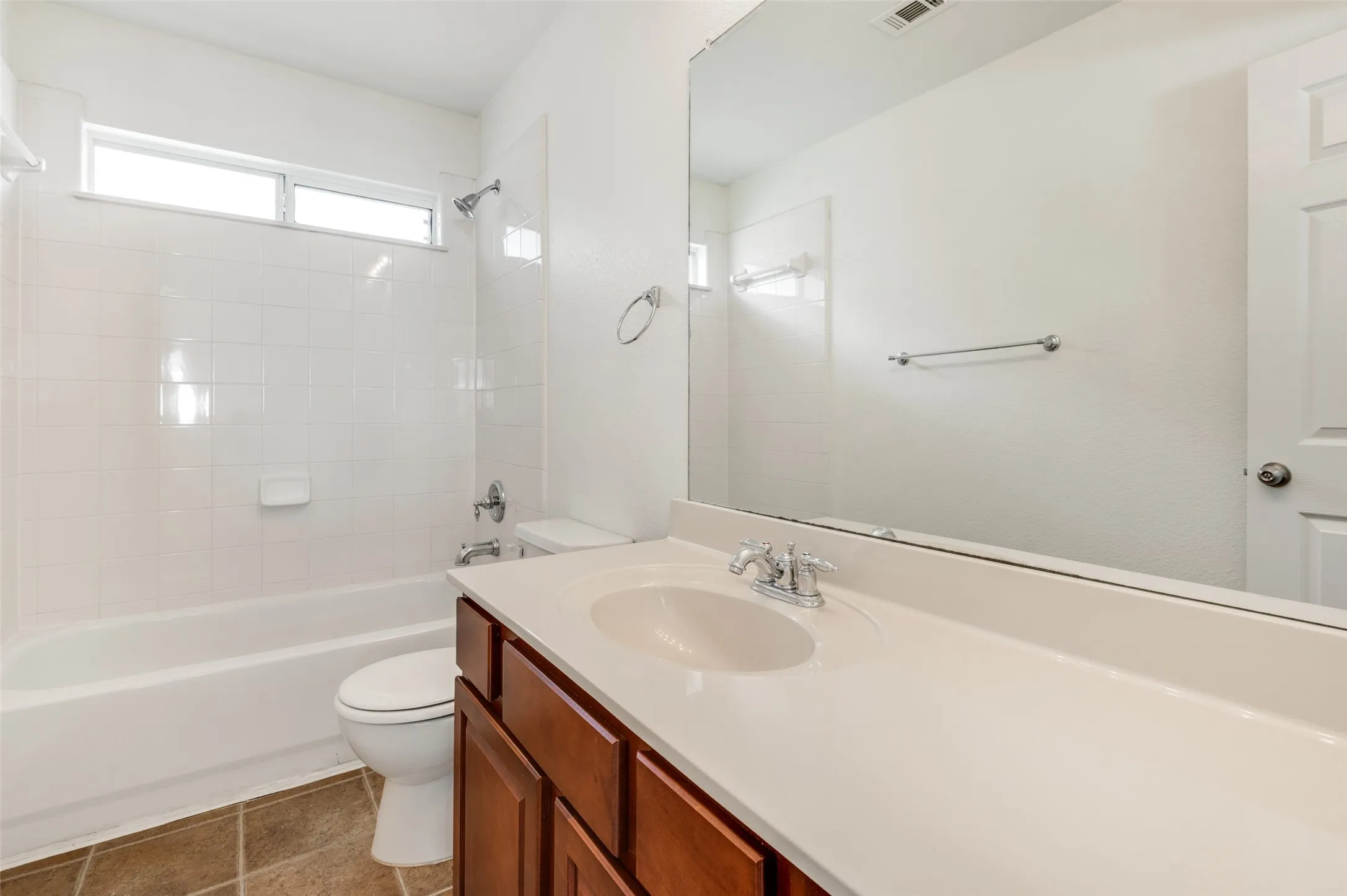 Single Family Residence For Sale in Denton County , 10256 Franklin Drive, Providence Village, Texas 76227, 3 Bedrooms, 3 Bathrooms, 2 Garage spaces, 2,067 Sqft, built in 2004, Price $294,500, mls#21307335, Real Estate Agent in Providence Village, Homes For Sale in Denton county, Homes For Sale in Providence Village, Realtor in Providence Village Texas, Real Estate Brokerage Independent Realty Texas, Luminita Cordes Realtor