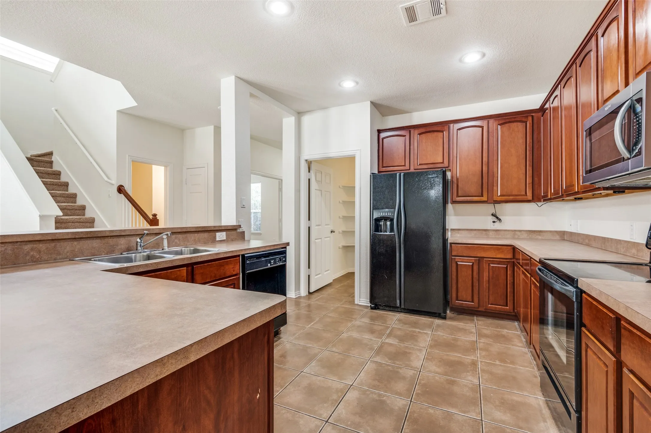 Single Family Residence For Sale in Denton County , 10256 Franklin Drive, Providence Village, Texas 76227, 3 Bedrooms, 3 Bathrooms, 2 Garage spaces, 2,067 Sqft, built in 2004, Price $294,500, mls#21307335, Real Estate Agent in Providence Village, Homes For Sale in Denton county, Homes For Sale in Providence Village, Realtor in Providence Village Texas, Real Estate Brokerage Independent Realty Texas, Luminita Cordes Realtor