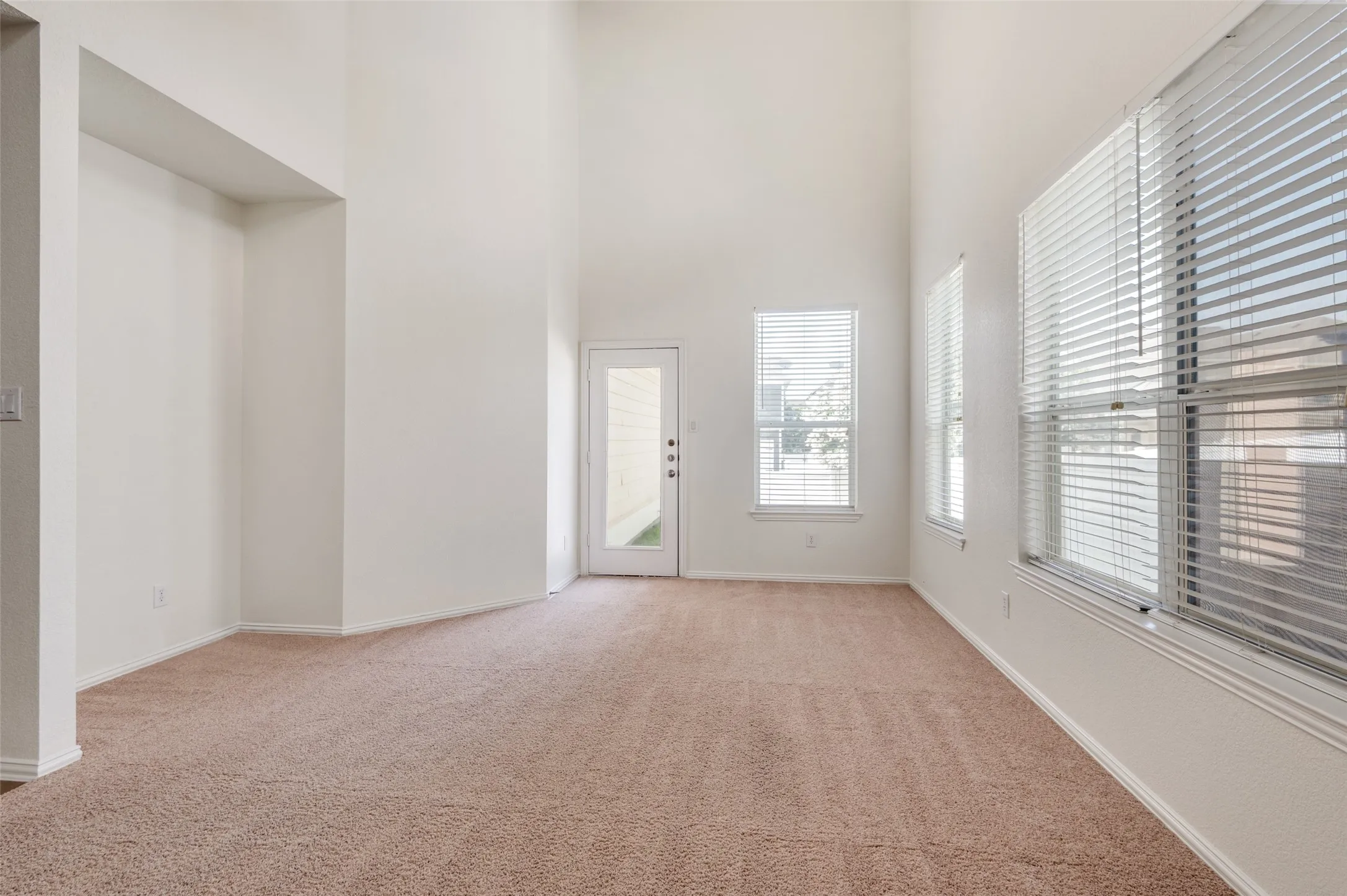Single Family Residence For Sale in Denton County , 10256 Franklin Drive, Providence Village, Texas 76227, 3 Bedrooms, 3 Bathrooms, 2 Garage spaces, 2,067 Sqft, built in 2004, Price $294,500, mls#21307335, Real Estate Agent in Providence Village, Homes For Sale in Denton county, Homes For Sale in Providence Village, Realtor in Providence Village Texas, Real Estate Brokerage Independent Realty Texas, Luminita Cordes Realtor