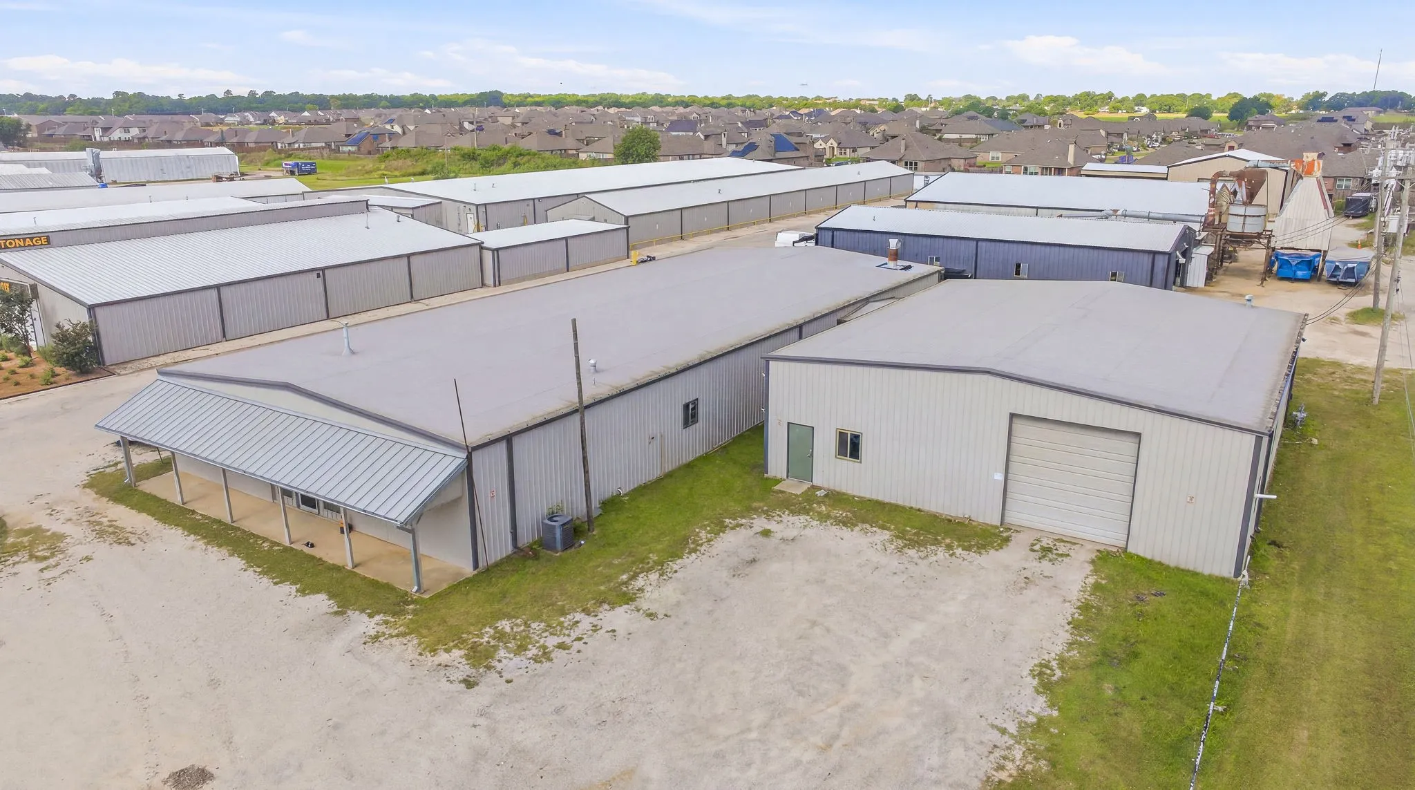 9,200 sq ft of rentable space