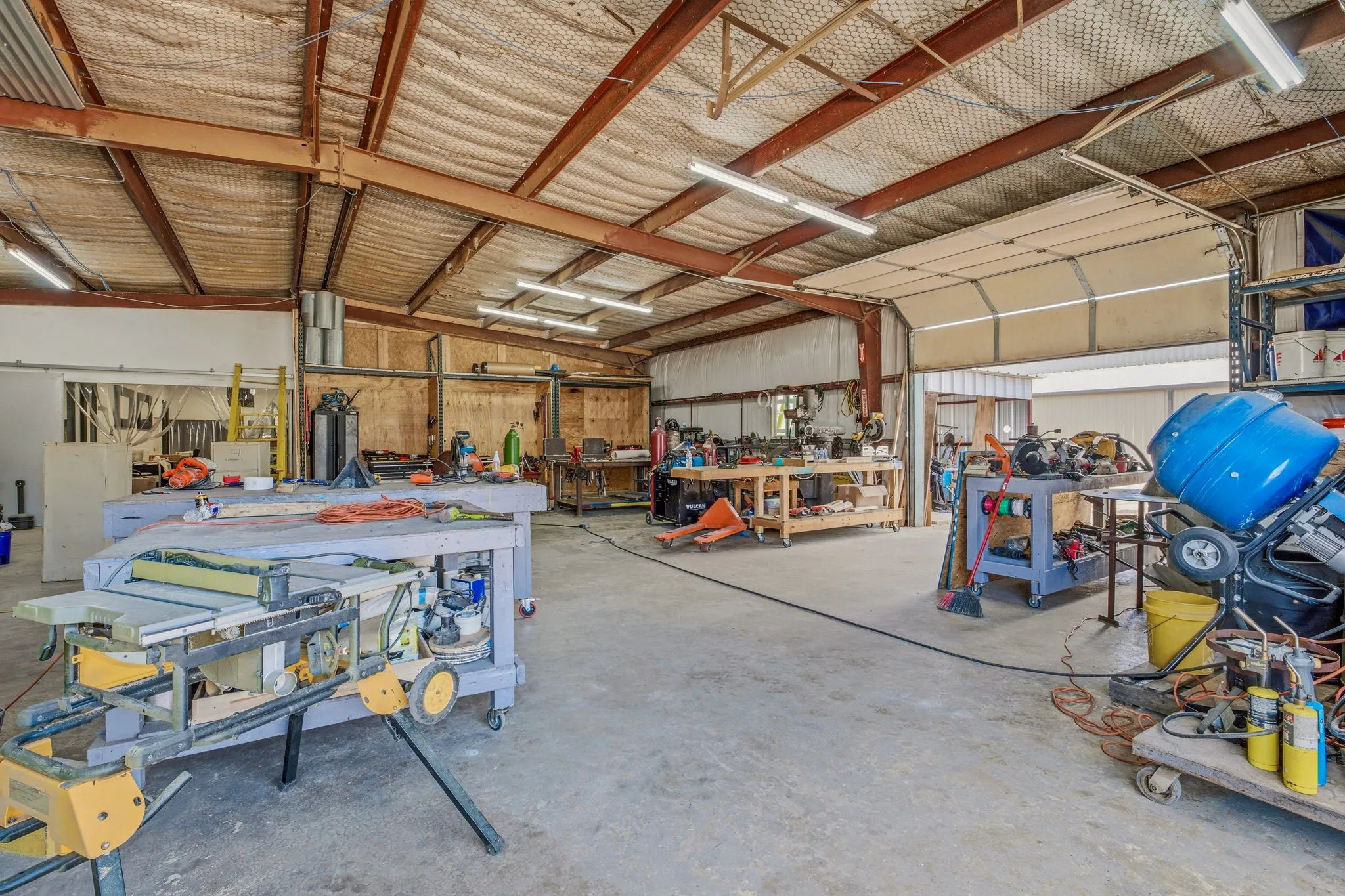 Industrial For Sale in Denton County , 1024 Us-377 A, Pilot Point, Texas 76258, 0, 0, Garage spaces, 0 Sqft, built in 1982, mls#21292004, Real Estate Agent in Pilot Point, Homes For Sale in Denton county, Homes For Sale in Pilot Point, Realtor in Pilot Point Texas, Real Estate Brokerage Independent Realty Texas, Luminita Cordes Realtor