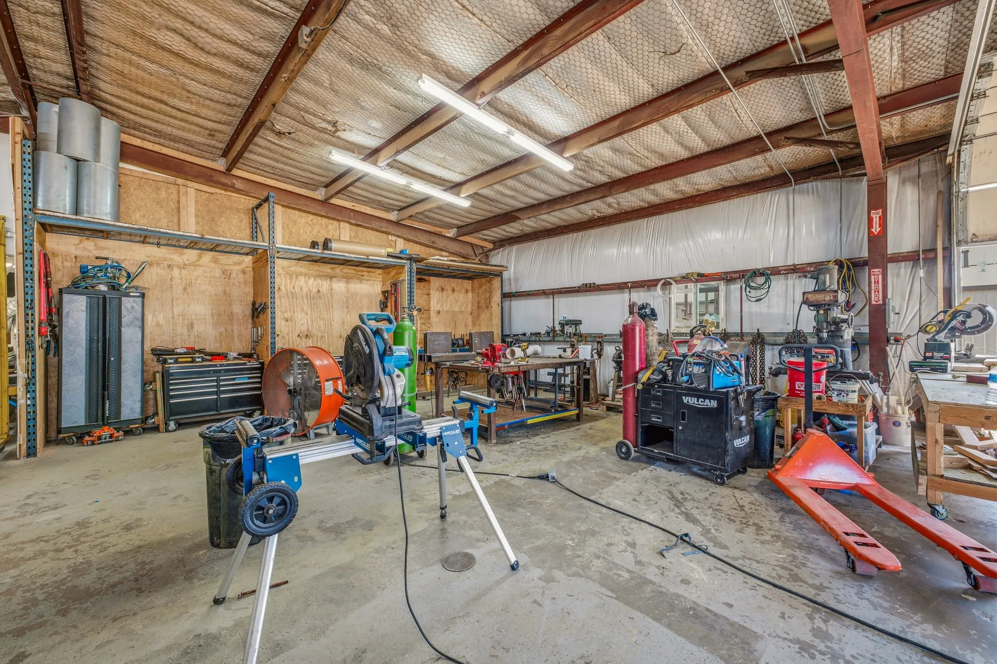 Industrial For Sale in Denton County , 1024 Us-377 A, Pilot Point, Texas 76258, 0, 0, Garage spaces, 0 Sqft, built in 1982, mls#21292004, Real Estate Agent in Pilot Point, Homes For Sale in Denton county, Homes For Sale in Pilot Point, Realtor in Pilot Point Texas, Real Estate Brokerage Independent Realty Texas, Luminita Cordes Realtor