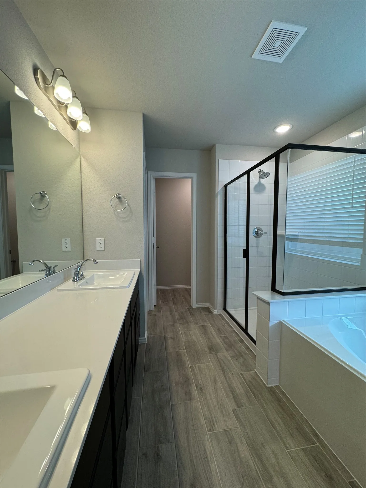 Single Family Residence For Rent in Denton County , 6033 Seguin Court, Providence Village, Texas 76227, 4 Bedroom, 3 Bathroom, 2 Garage spaces, 2,061 Sqft, built in 2022, mls#21309428, Real Estate Agent in Providence Village, Homes For Rent in Denton county, Homes For Rent in Providence Village, Realtor in Providence Village Texas, Real Estate Brokerage Independent Realty Texas, Luminita Cordes Realtor
