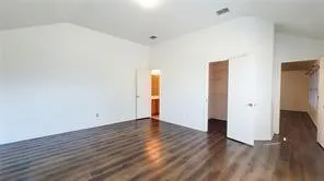 Single Family Residence For Rent in Dallas County , 5727 Hunters Bend Lane, Dallas, Texas 75249, 3 Bedroom, 2 Bathroom, 2 Garage spaces, 1,736 Sqft, built in 2003, mls#21307765, Real Estate Agent in Dallas, Homes For Rent in Dallas county, Homes For Rent in Dallas, Realtor in Dallas Texas, Real Estate Brokerage Independent Realty Texas, Luminita Cordes Realtor