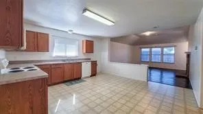 Single Family Residence For Rent in Dallas County , 5727 Hunters Bend Lane, Dallas, Texas 75249, 3 Bedroom, 2 Bathroom, 2 Garage spaces, 1,736 Sqft, built in 2003, mls#21307765, Real Estate Agent in Dallas, Homes For Rent in Dallas county, Homes For Rent in Dallas, Realtor in Dallas Texas, Real Estate Brokerage Independent Realty Texas, Luminita Cordes Realtor