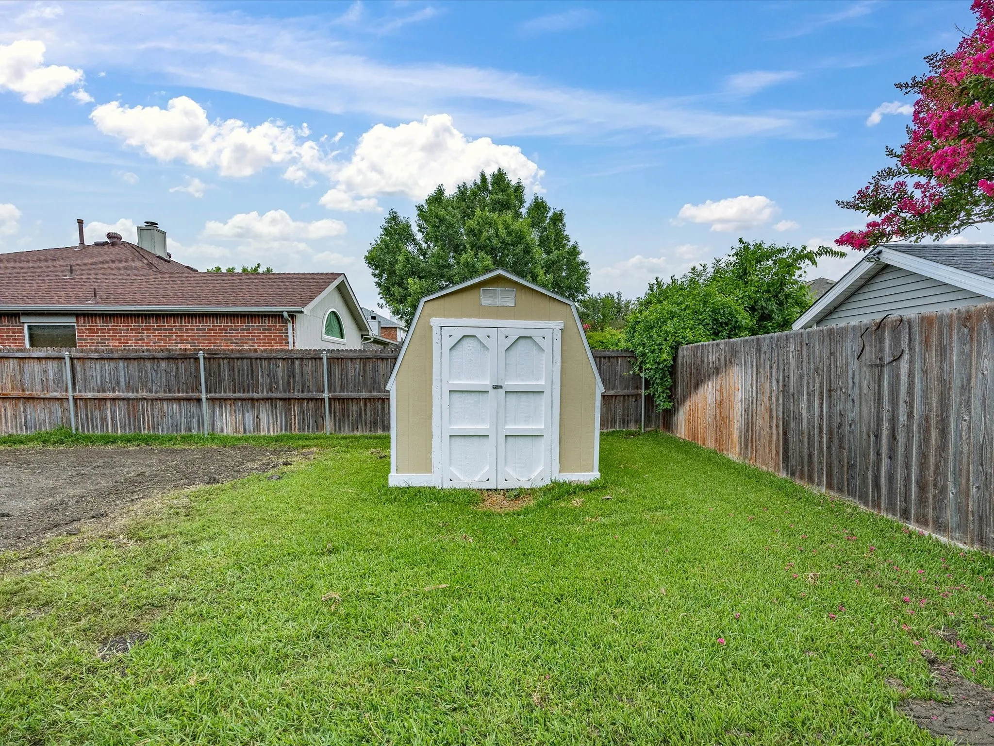 Single Family Residence For Rent in Tarrant County , 7609 Albany Lane, Arlington, Texas 76002, 3 Bedroom, 2 Bathroom, 2 Garage spaces, 1,733 Sqft, built in 1996, mls#21308070, Real Estate Agent in Arlington, Homes For Rent in Tarrant county, Homes For Rent in Arlington, Realtor in Arlington Texas, Real Estate Brokerage Independent Realty Texas, Luminita Cordes Realtor
