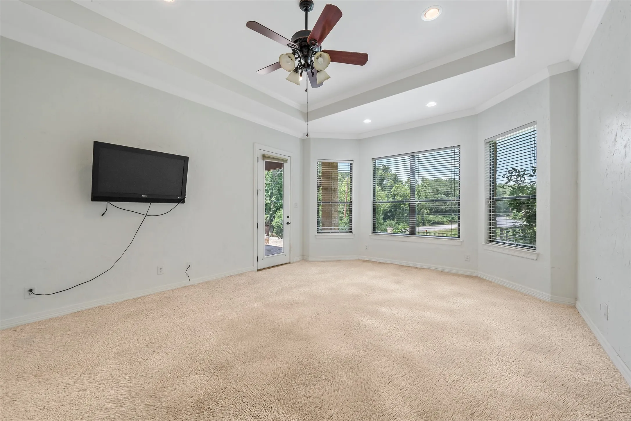 Single Family Residence For Sale in Henderson County , 6414 Dorsey Drive, Athens, Texas 75752, 3 Bedroom, 3 Bathroom, 2 Garage spaces, 3,100 Sqft, built in 2010, mls#21309482, Real Estate Agent in Athens, Homes For Sale in Henderson county, Homes For Sale in Athens, Realtor in Athens Texas, Real Estate Brokerage Independent Realty Texas, Luminita Cordes Realtor