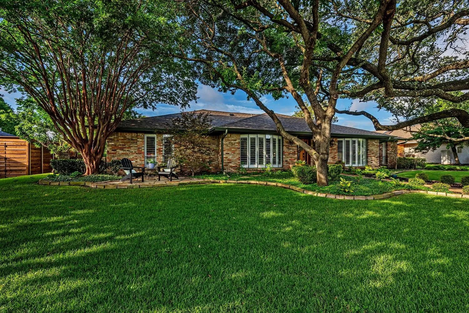 Single Family Residence For Sale in Dallas County , 7240 Hunters Ridge, Dallas, Texas 75248, 5 Bedrooms, 3 Bathrooms, 2 Garage spaces, 2,633 Sqft, built in 1972, Price $955,000, mls#21309484, Real Estate Agent in Dallas, Homes For Sale in Dallas county, Homes For Sale in Dallas, Realtor in Dallas Texas, Real Estate Brokerage Independent Realty Texas, Luminita Cordes Realtor