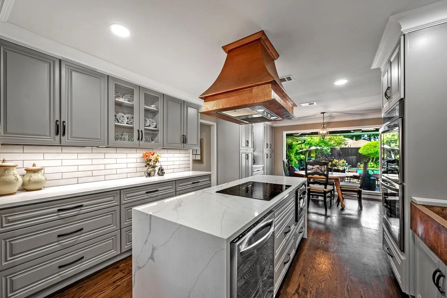 Single Family Residence For Sale in Dallas County , 7240 Hunters Ridge, Dallas, Texas 75248, 5 Bedrooms, 3 Bathrooms, 2 Garage spaces, 2,633 Sqft, built in 1972, Price $955,000, mls#21309484, Real Estate Agent in Dallas, Homes For Sale in Dallas county, Homes For Sale in Dallas, Realtor in Dallas Texas, Real Estate Brokerage Independent Realty Texas, Luminita Cordes Realtor