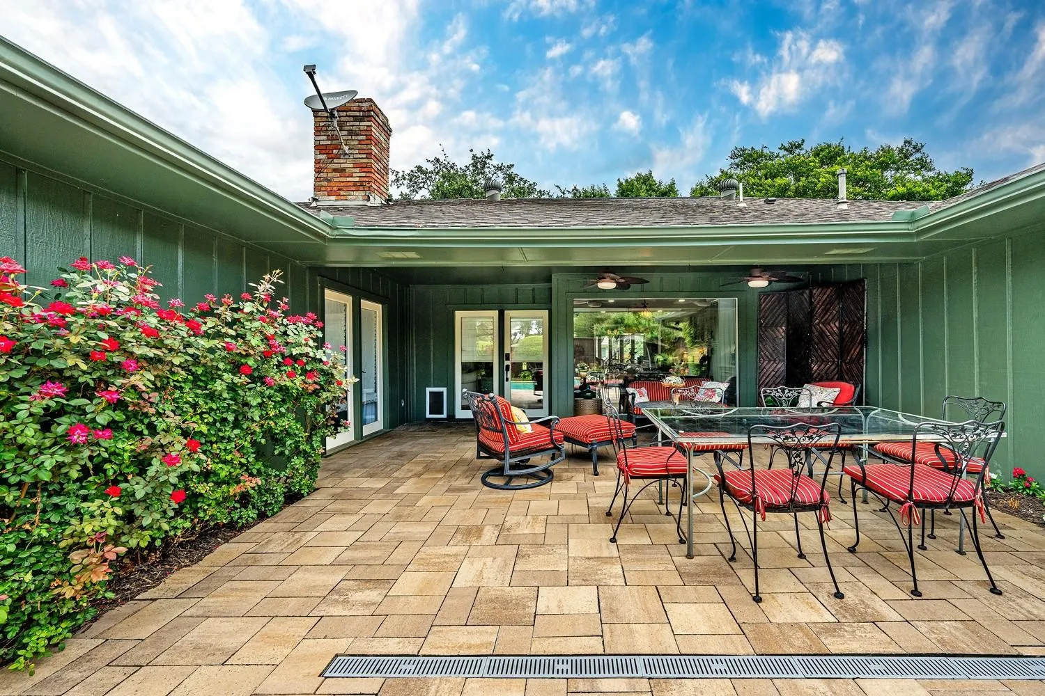Single Family Residence For Sale in Dallas County , 7240 Hunters Ridge, Dallas, Texas 75248, 5 Bedrooms, 3 Bathrooms, 2 Garage spaces, 2,633 Sqft, built in 1972, Price $955,000, mls#21309484, Real Estate Agent in Dallas, Homes For Sale in Dallas county, Homes For Sale in Dallas, Realtor in Dallas Texas, Real Estate Brokerage Independent Realty Texas, Luminita Cordes Realtor