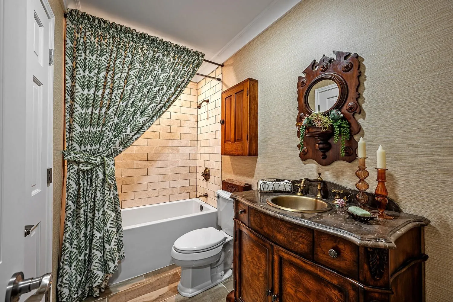 Single Family Residence For Sale in Dallas County , 7240 Hunters Ridge, Dallas, Texas 75248, 5 Bedrooms, 3 Bathrooms, 2 Garage spaces, 2,633 Sqft, built in 1972, Price $955,000, mls#21309484, Real Estate Agent in Dallas, Homes For Sale in Dallas county, Homes For Sale in Dallas, Realtor in Dallas Texas, Real Estate Brokerage Independent Realty Texas, Luminita Cordes Realtor