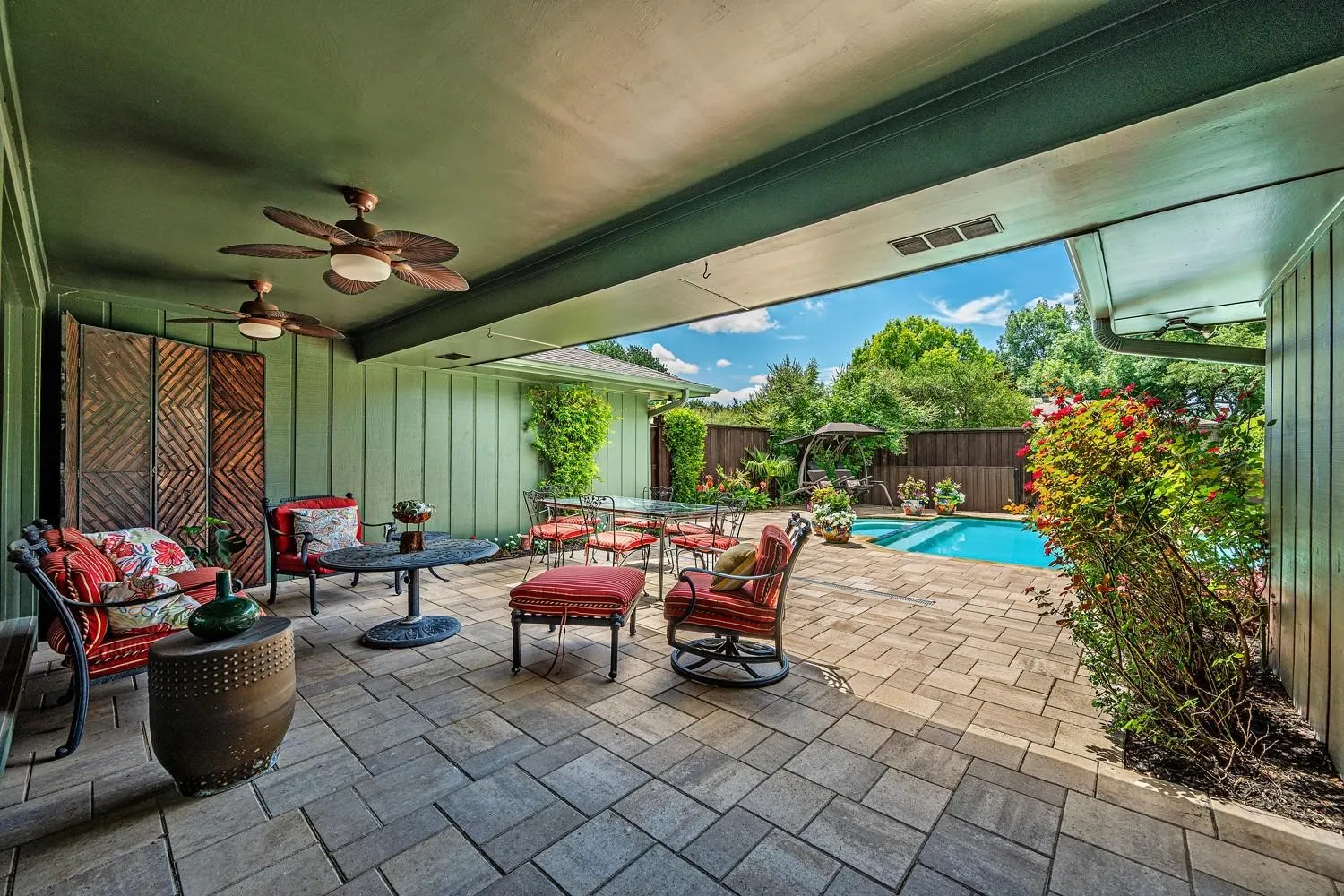 Single Family Residence For Sale in Dallas County , 7240 Hunters Ridge, Dallas, Texas 75248, 5 Bedrooms, 3 Bathrooms, 2 Garage spaces, 2,633 Sqft, built in 1972, Price $955,000, mls#21309484, Real Estate Agent in Dallas, Homes For Sale in Dallas county, Homes For Sale in Dallas, Realtor in Dallas Texas, Real Estate Brokerage Independent Realty Texas, Luminita Cordes Realtor