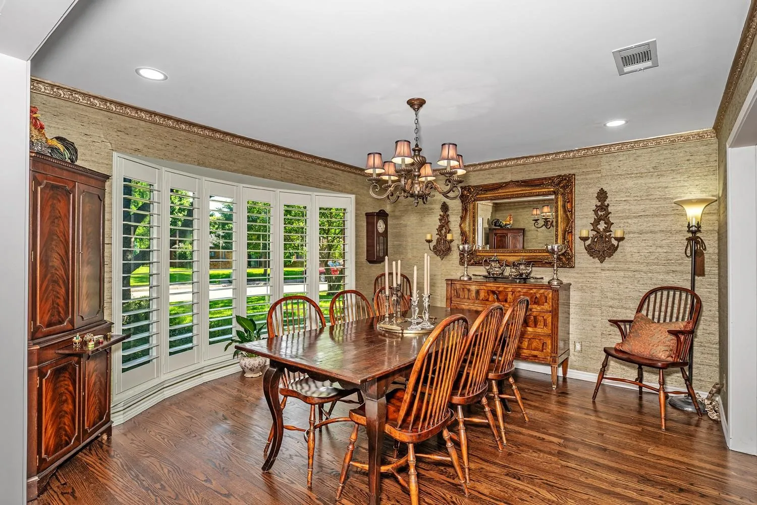 Single Family Residence For Sale in Dallas County , 7240 Hunters Ridge, Dallas, Texas 75248, 5 Bedrooms, 3 Bathrooms, 2 Garage spaces, 2,633 Sqft, built in 1972, Price $955,000, mls#21309484, Real Estate Agent in Dallas, Homes For Sale in Dallas county, Homes For Sale in Dallas, Realtor in Dallas Texas, Real Estate Brokerage Independent Realty Texas, Luminita Cordes Realtor