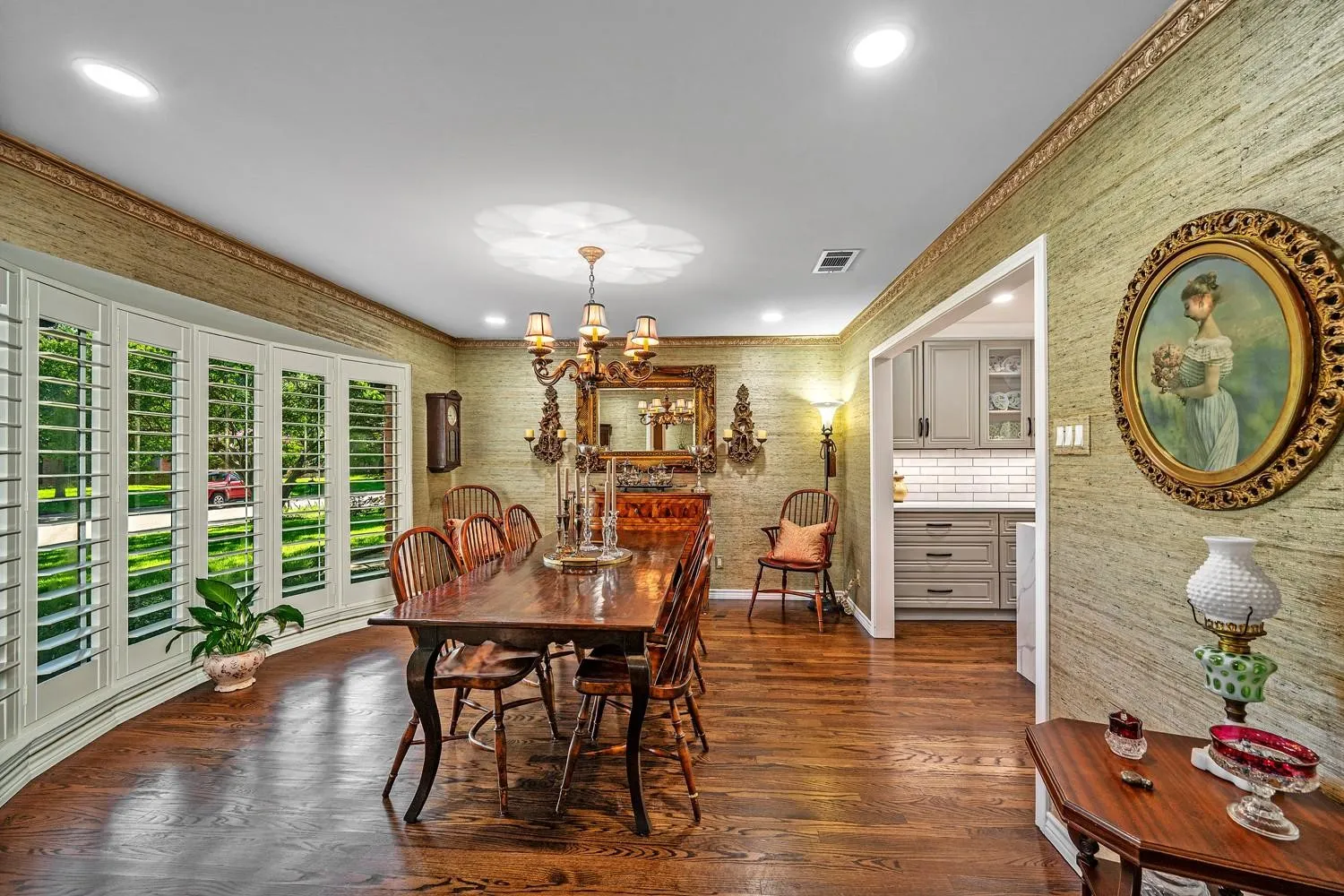 Single Family Residence For Sale in Dallas County , 7240 Hunters Ridge, Dallas, Texas 75248, 5 Bedrooms, 3 Bathrooms, 2 Garage spaces, 2,633 Sqft, built in 1972, Price $955,000, mls#21309484, Real Estate Agent in Dallas, Homes For Sale in Dallas county, Homes For Sale in Dallas, Realtor in Dallas Texas, Real Estate Brokerage Independent Realty Texas, Luminita Cordes Realtor