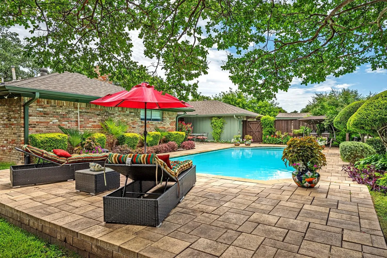 Single Family Residence For Sale in Dallas County , 7240 Hunters Ridge, Dallas, Texas 75248, 5 Bedrooms, 3 Bathrooms, 2 Garage spaces, 2,633 Sqft, built in 1972, Price $955,000, mls#21309484, Real Estate Agent in Dallas, Homes For Sale in Dallas county, Homes For Sale in Dallas, Realtor in Dallas Texas, Real Estate Brokerage Independent Realty Texas, Luminita Cordes Realtor