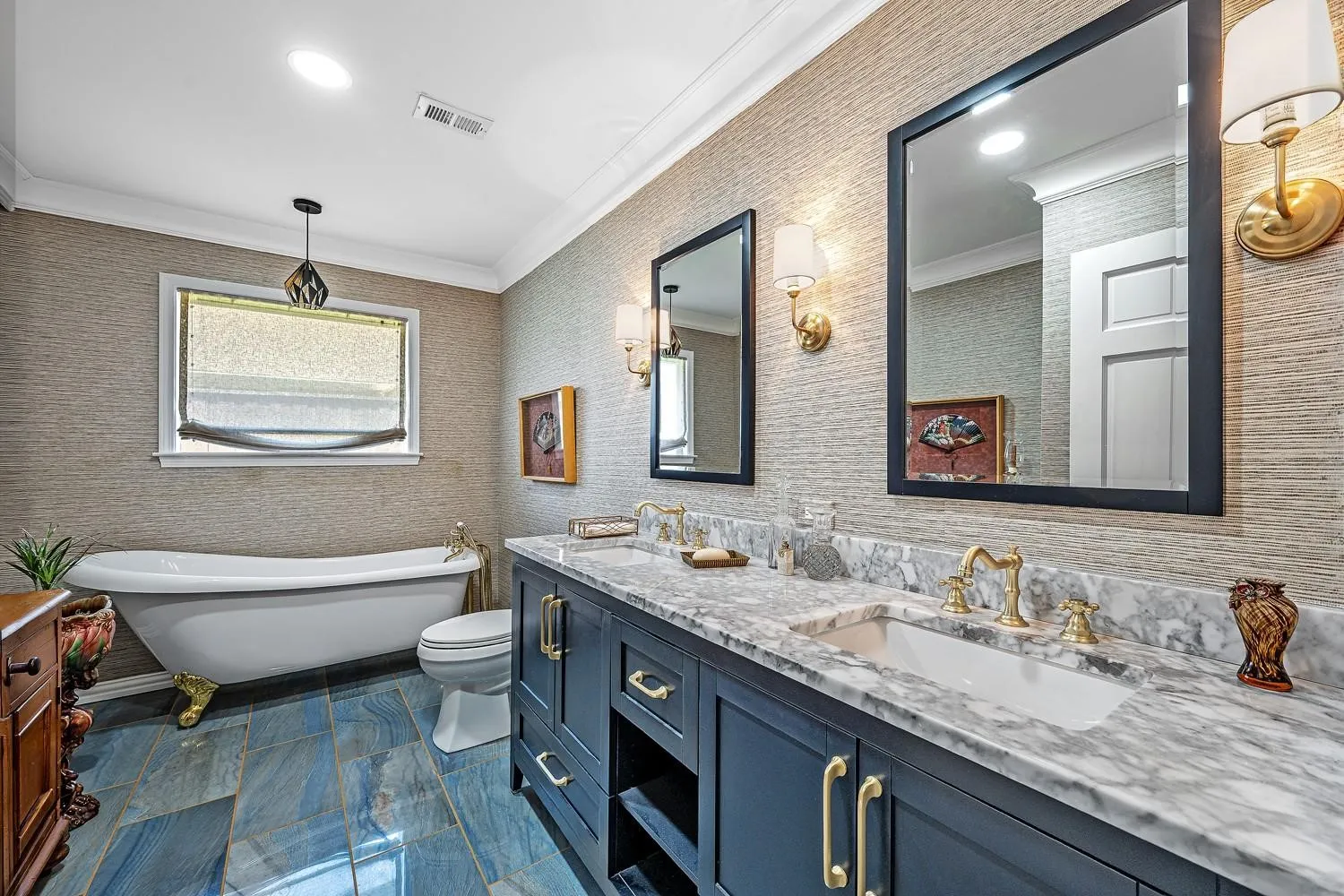 Single Family Residence For Sale in Dallas County , 7240 Hunters Ridge, Dallas, Texas 75248, 5 Bedrooms, 3 Bathrooms, 2 Garage spaces, 2,633 Sqft, built in 1972, Price $955,000, mls#21309484, Real Estate Agent in Dallas, Homes For Sale in Dallas county, Homes For Sale in Dallas, Realtor in Dallas Texas, Real Estate Brokerage Independent Realty Texas, Luminita Cordes Realtor