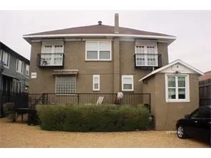 Apartment For Rent in Dallas County , 1122 N Zang Boulevard 201, Dallas, Texas 75203, 2 Bedrooms, 1 Bathroom, Garage spaces, 862 Sqft, built in 1949, Price $1,495, mls#21309501, Real Estate Agent in Dallas, Homes For Rent in Dallas county, Homes For Rent in Dallas, Realtor in Dallas Texas, Real Estate Brokerage Independent Realty Texas, Luminita Cordes Realtor