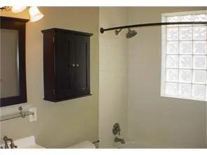 Apartment For Rent in Dallas County , 1122 N Zang Boulevard 201, Dallas, Texas 75203, 2 Bedrooms, 1 Bathroom, Garage spaces, 862 Sqft, built in 1949, Price $1,495, mls#21309501, Real Estate Agent in Dallas, Homes For Rent in Dallas county, Homes For Rent in Dallas, Realtor in Dallas Texas, Real Estate Brokerage Independent Realty Texas, Luminita Cordes Realtor
