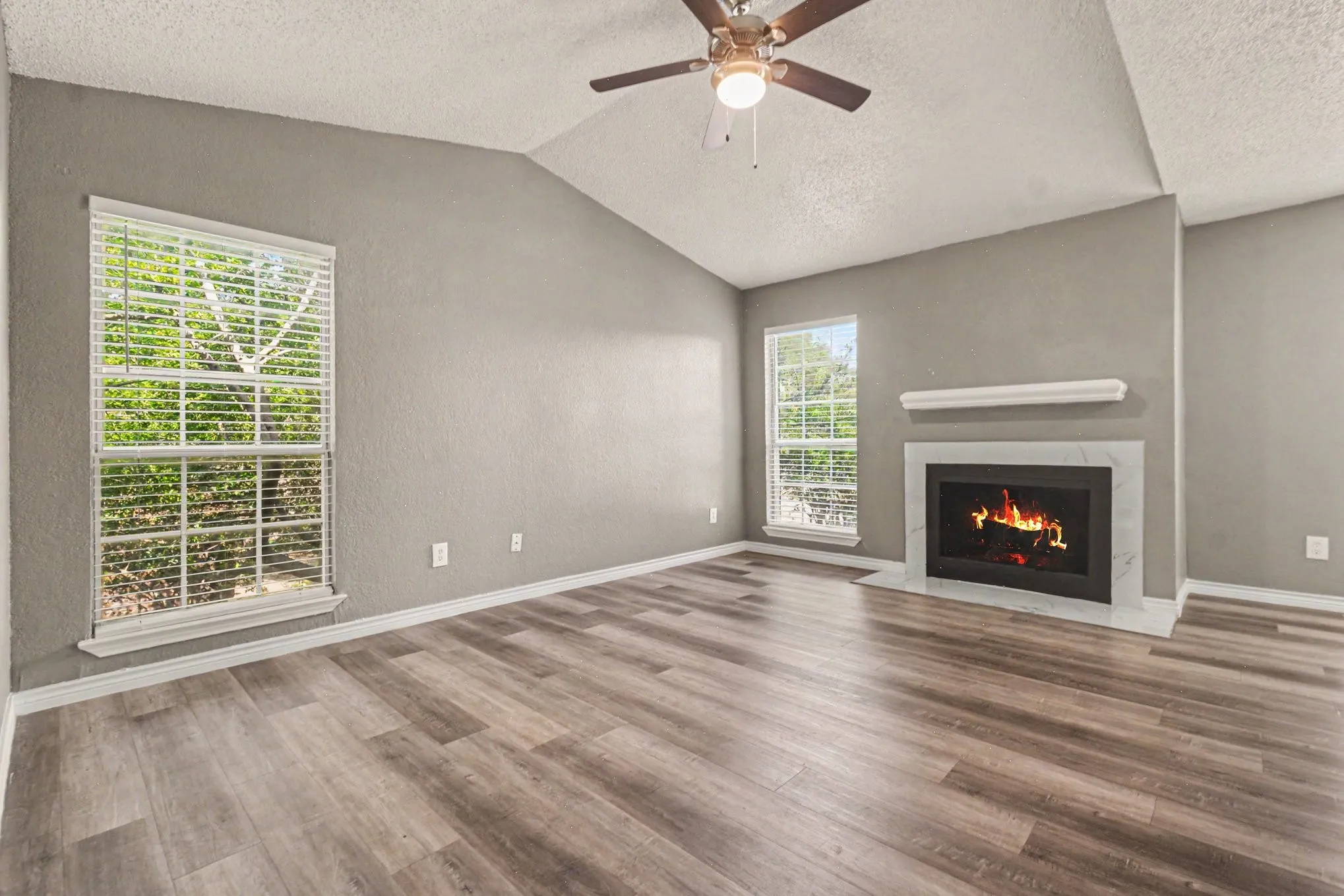 Condominium For Sale in Dallas County , 3645 W Northgate Drive 201, Irving, Texas 75062, 2 Bedroom, 2 Bathroom, Garage spaces, 947 Sqft, built in 1982, mls#21309498, Real Estate Agent in Irving, Homes For Sale in Dallas county, Homes For Sale in Irving, Realtor in Irving Texas, Real Estate Brokerage Independent Realty Texas, Luminita Cordes Realtor