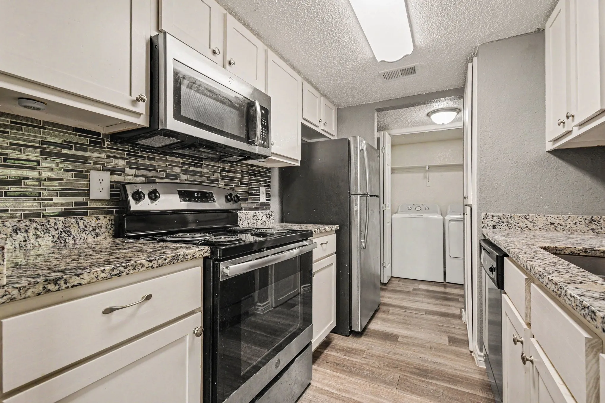 Condominium For Sale in Dallas County , 3645 W Northgate Drive 201, Irving, Texas 75062, 2 Bedroom, 2 Bathroom, Garage spaces, 947 Sqft, built in 1982, mls#21309498, Real Estate Agent in Irving, Homes For Sale in Dallas county, Homes For Sale in Irving, Realtor in Irving Texas, Real Estate Brokerage Independent Realty Texas, Luminita Cordes Realtor