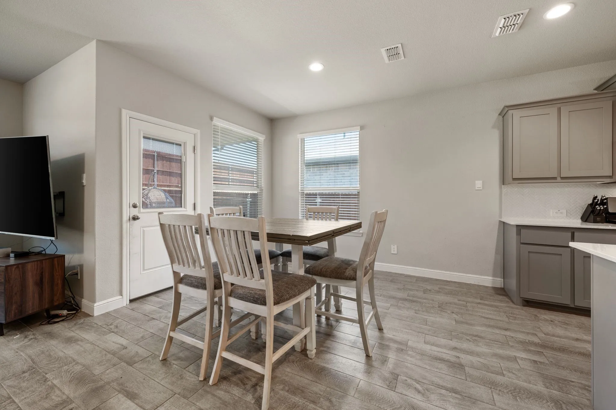 Single Family Residence For Rent in Denton County , 1217 Southwark Drive, Fort Worth, Texas 76247, 4 Bedroom, 2 Bathroom, 2 Garage spaces, 2,010 Sqft, built in 2024, mls#21306203, Real Estate Agent in Fort Worth, Homes For Rent in Denton county, Homes For Rent in Fort Worth, Realtor in Fort Worth Texas, Real Estate Brokerage Independent Realty Texas, Luminita Cordes Realtor