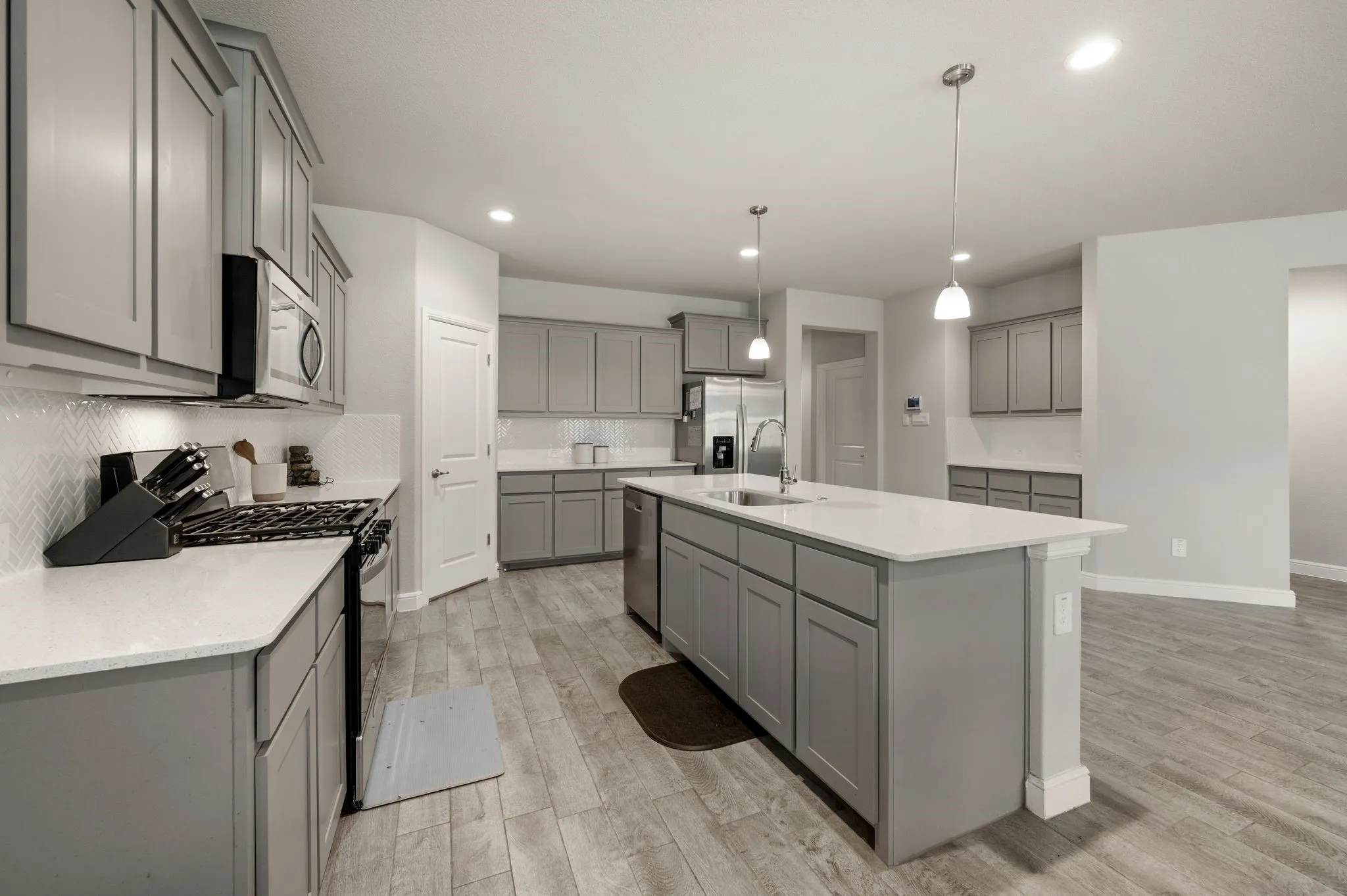 Single Family Residence For Rent in Denton County , 1217 Southwark Drive, Fort Worth, Texas 76247, 4 Bedroom, 2 Bathroom, 2 Garage spaces, 2,010 Sqft, built in 2024, mls#21306203, Real Estate Agent in Fort Worth, Homes For Rent in Denton county, Homes For Rent in Fort Worth, Realtor in Fort Worth Texas, Real Estate Brokerage Independent Realty Texas, Luminita Cordes Realtor