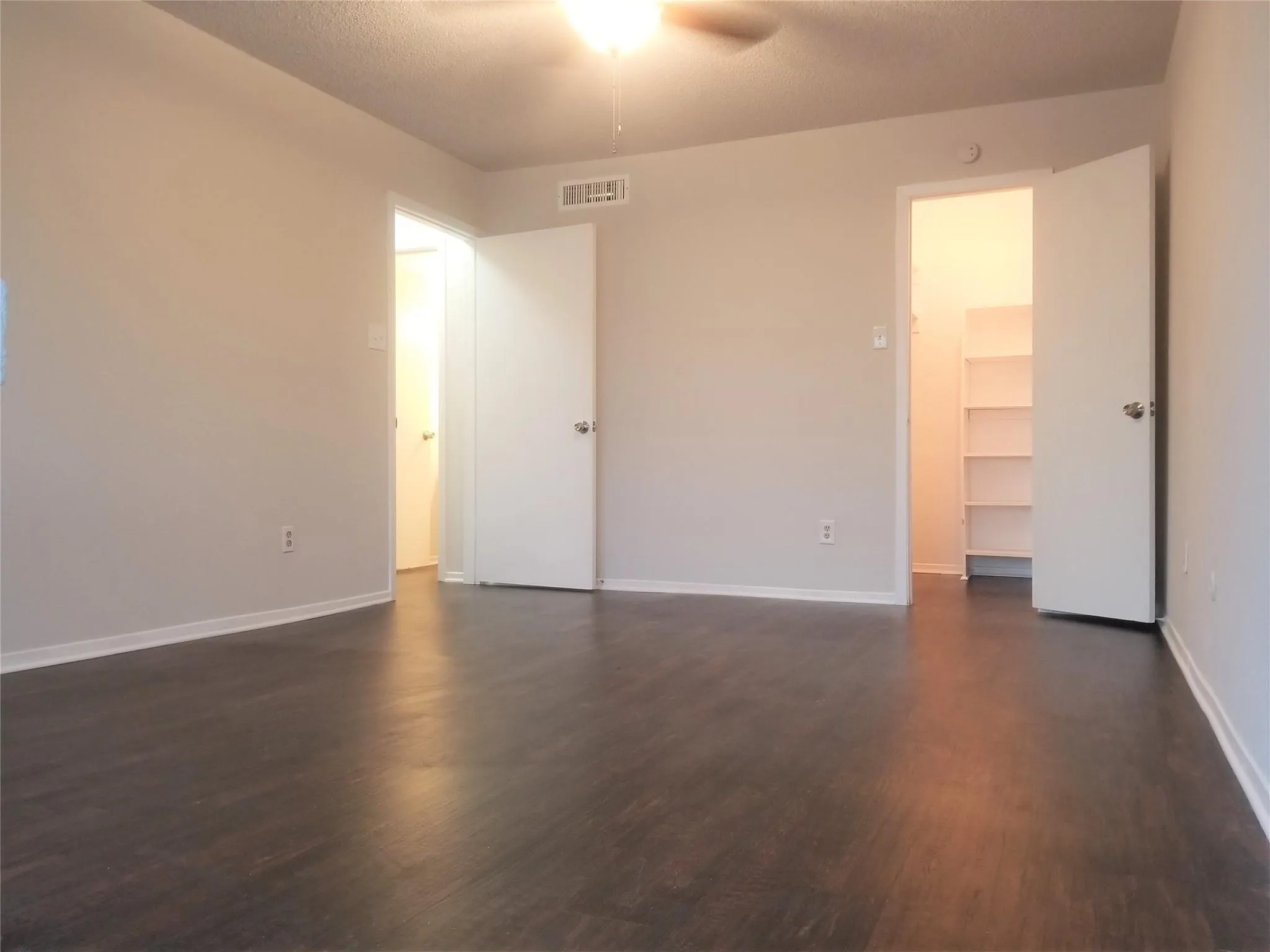 Condominium For Rent in Dallas County , 4638 Country Creek Drive 1246, Dallas, Texas 75236, 1 Bedroom, 1 Bathroom, Garage spaces, 739 Sqft, built in 1974, mls#21309495, Real Estate Agent in Dallas, Homes For Rent in Dallas county, Homes For Rent in Dallas, Realtor in Dallas Texas, Real Estate Brokerage Independent Realty Texas, Luminita Cordes Realtor