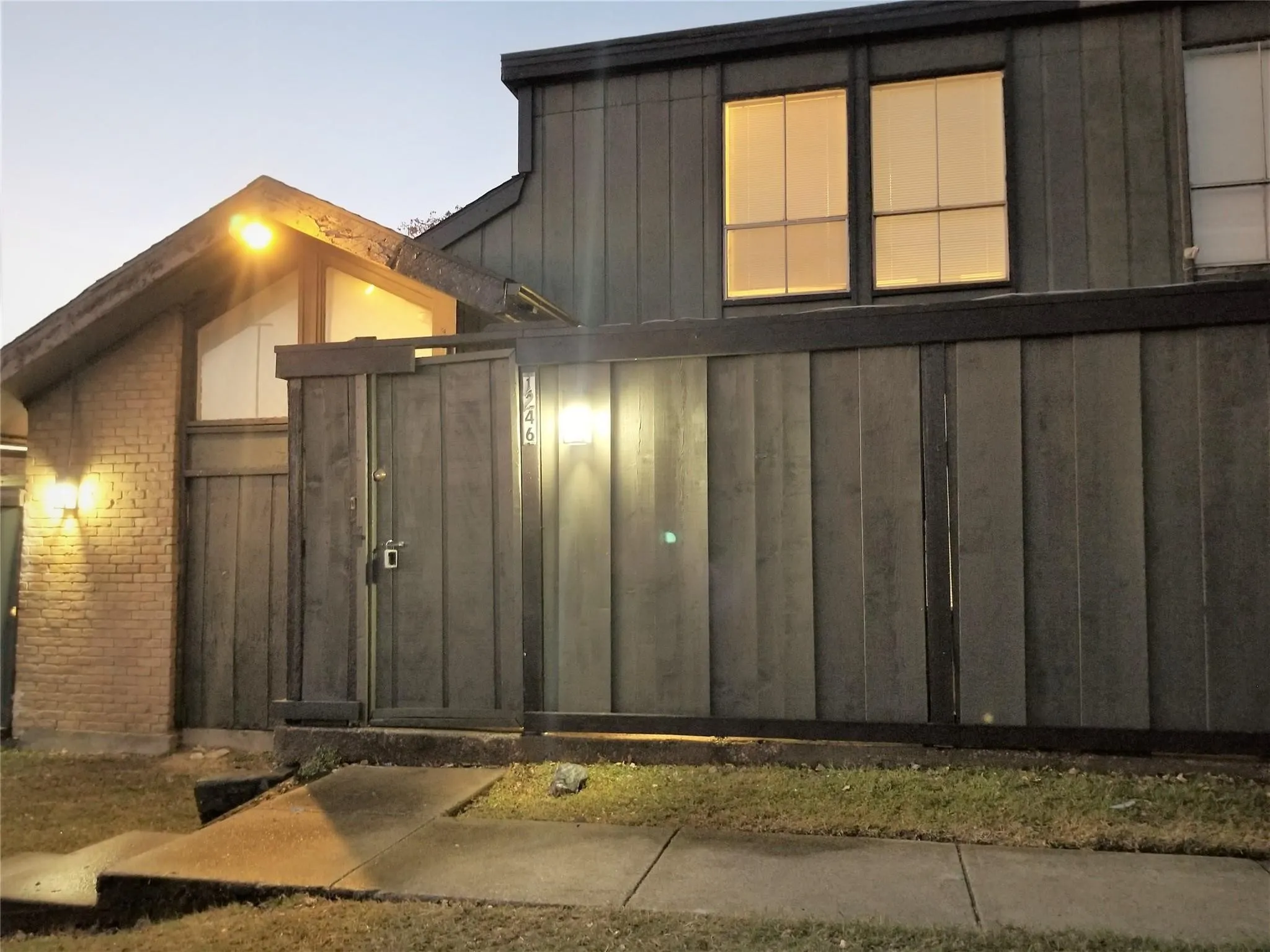 Condominium For Rent in Dallas County , 4638 Country Creek Drive 1246, Dallas, Texas 75236, 1 Bedroom, 1 Bathroom, Garage spaces, 739 Sqft, built in 1974, mls#21309495, Real Estate Agent in Dallas, Homes For Rent in Dallas county, Homes For Rent in Dallas, Realtor in Dallas Texas, Real Estate Brokerage Independent Realty Texas, Luminita Cordes Realtor