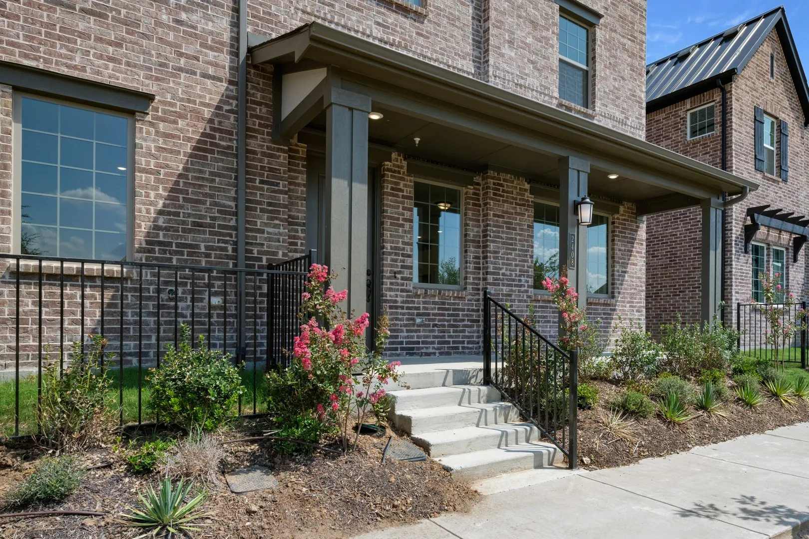 2408 Glacier- Front-4