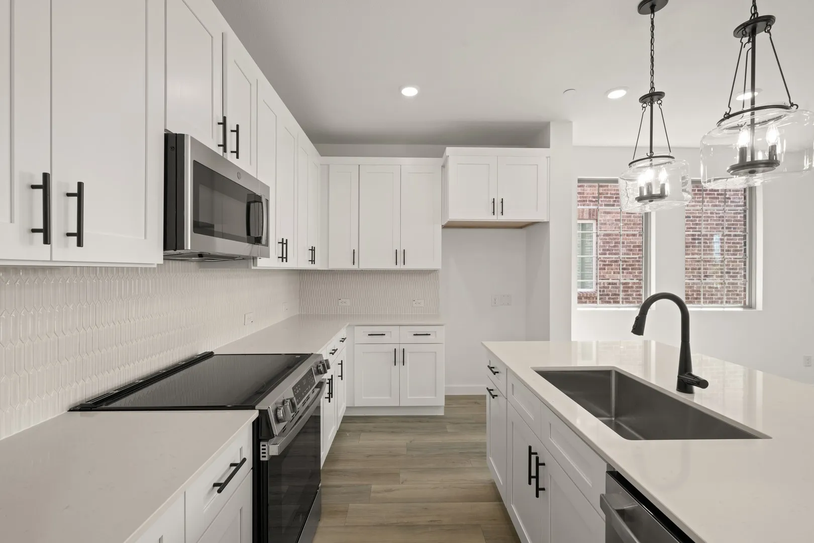 2408 Glacier- Kitchen-4