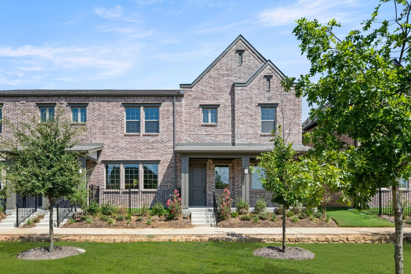 2408 Glacier- Front-2