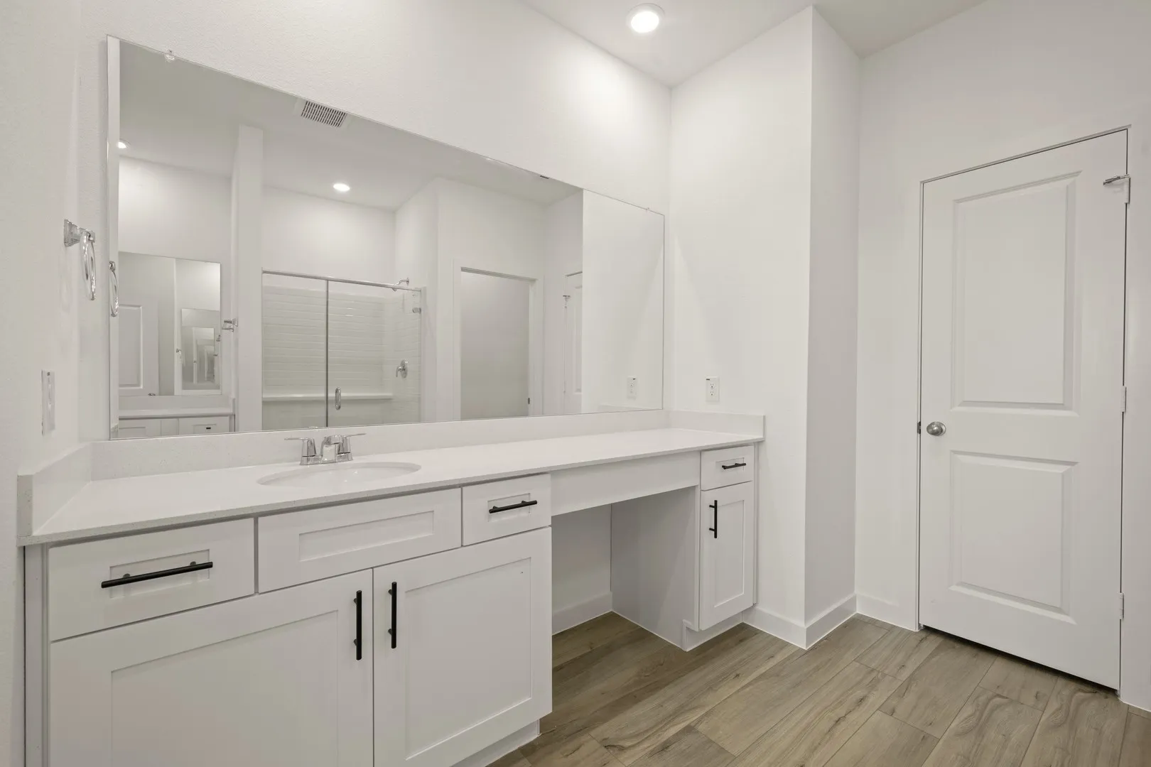 2408 Glacier- Primary Suite-4