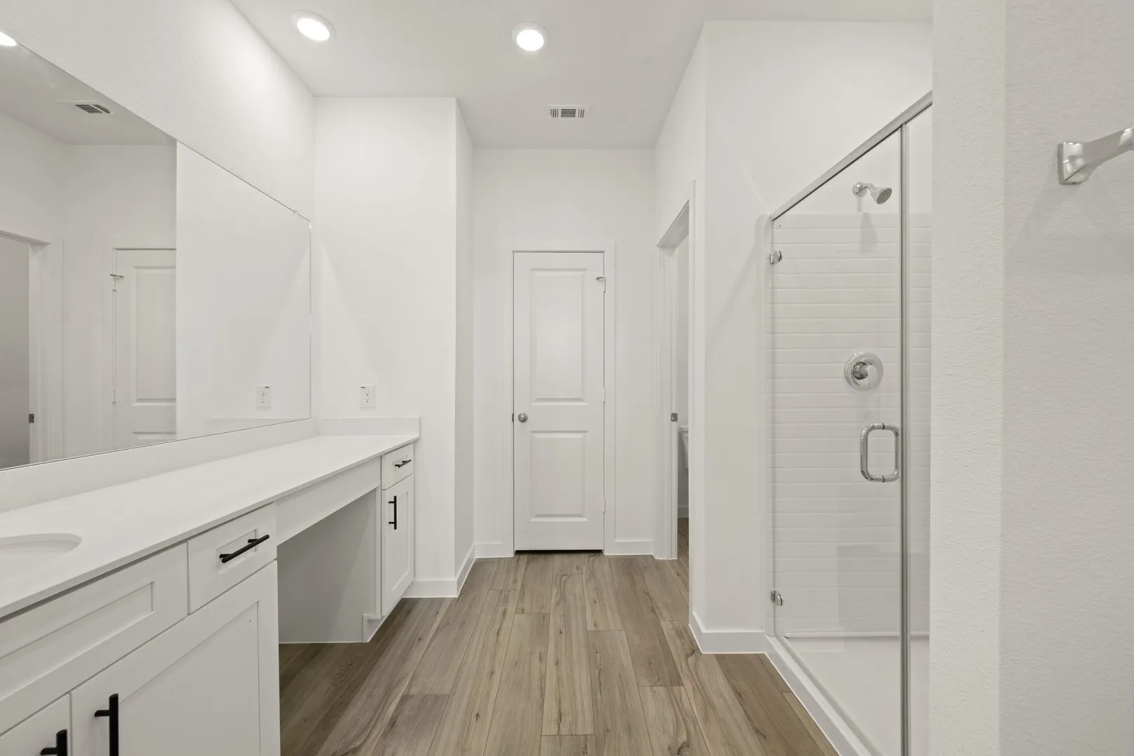 2408 Glacier- Primary Suite-3