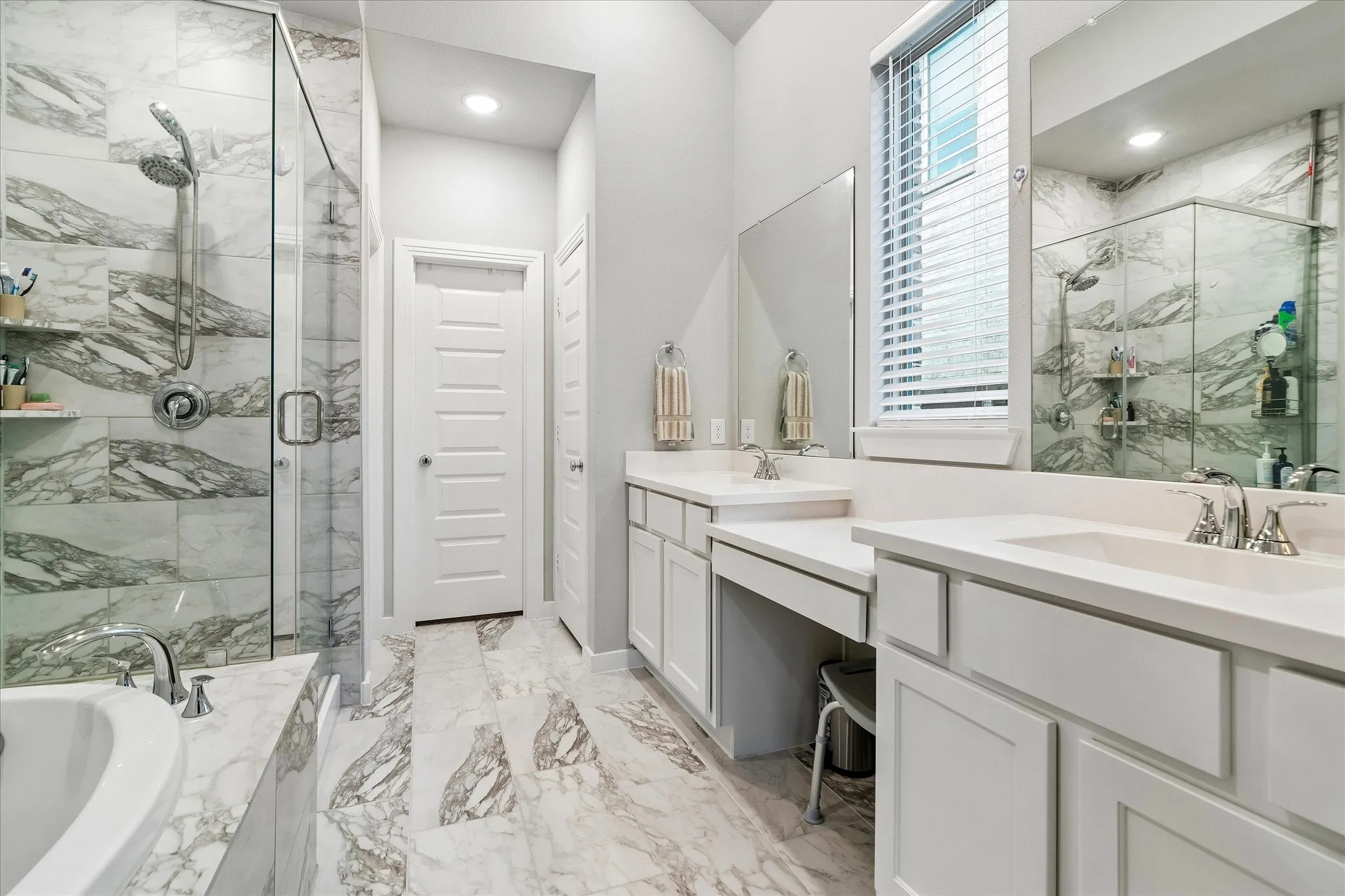 Single Family Residence For Sale in Grayson County , 3810 Iron Ore Drive, Denison, Texas 75020, 4 Bedroom, 3 Bathroom, 2 Garage spaces, 2,309 Sqft, built in 2022, mls#21309536, Real Estate Agent in Denison, Homes For Sale in Grayson county, Homes For Sale in Denison, Realtor in Denison Texas, Real Estate Brokerage Independent Realty Texas, Luminita Cordes Realtor