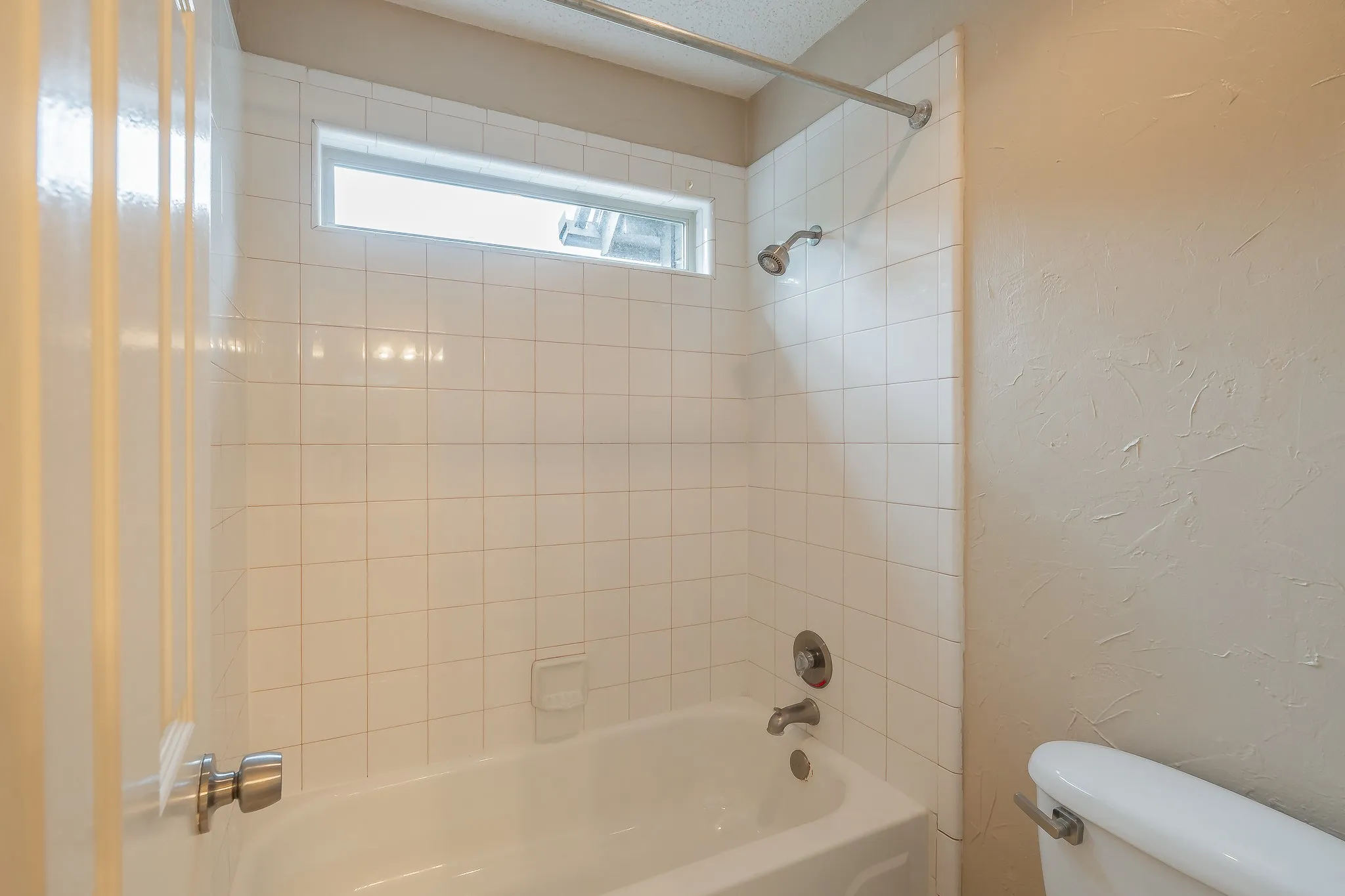 Upstairs secondary bath
