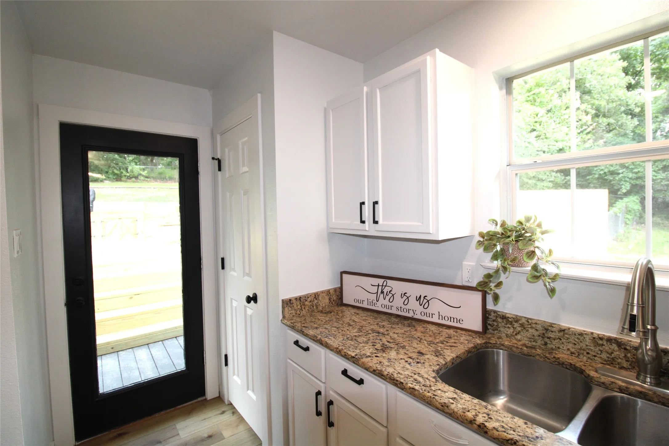 Single Family Residence For Sale in Van Zandt County , 640 Callender Lake Drive, Murchison, Texas 75778, 3 Bedroom, 2 Bathroom, Garage spaces, 1,056 Sqft, built in 2002, mls#21309550, Real Estate Agent in Murchison, Homes For Sale in Van Zandt county, Homes For Sale in Murchison, Realtor in Murchison Texas, Real Estate Brokerage Independent Realty Texas, Luminita Cordes Realtor