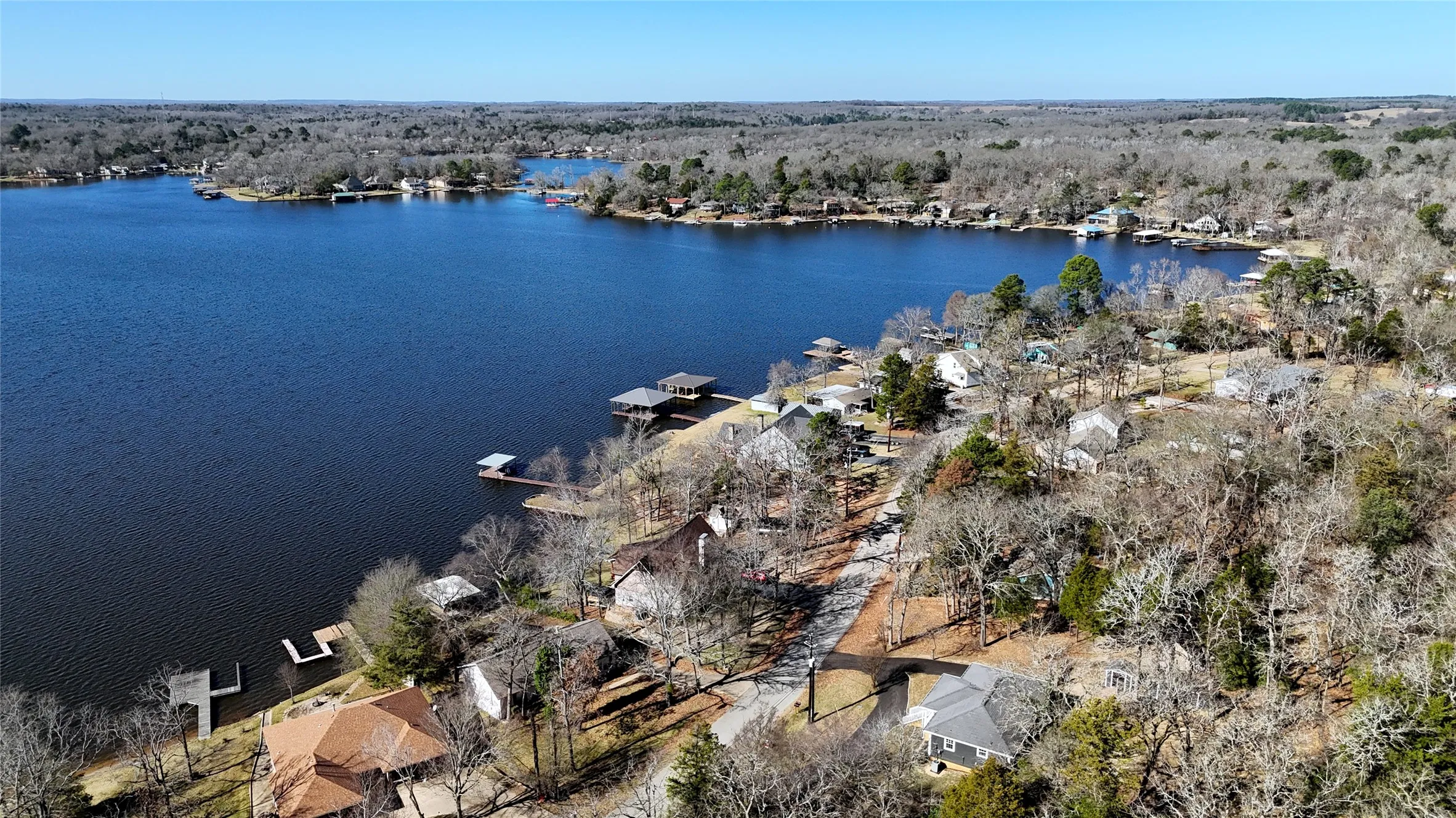 Single Family Residence For Sale in Van Zandt County , 640 Callender Lake Drive, Murchison, Texas 75778, 3 Bedroom, 2 Bathroom, Garage spaces, 1,056 Sqft, built in 2002, mls#21309550, Real Estate Agent in Murchison, Homes For Sale in Van Zandt county, Homes For Sale in Murchison, Realtor in Murchison Texas, Real Estate Brokerage Independent Realty Texas, Luminita Cordes Realtor