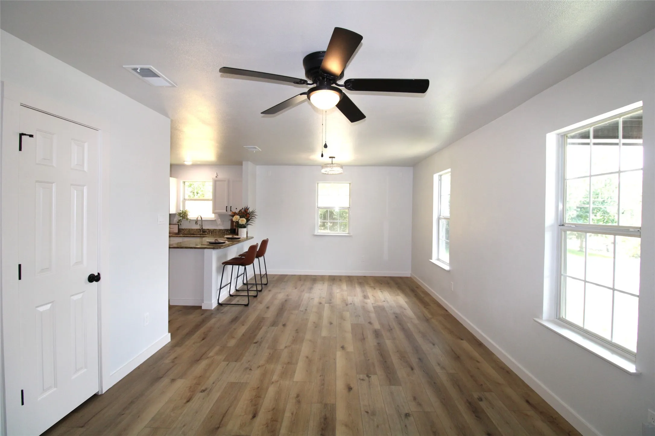 Single Family Residence For Sale in Van Zandt County , 640 Callender Lake Drive, Murchison, Texas 75778, 3 Bedroom, 2 Bathroom, Garage spaces, 1,056 Sqft, built in 2002, mls#21309550, Real Estate Agent in Murchison, Homes For Sale in Van Zandt county, Homes For Sale in Murchison, Realtor in Murchison Texas, Real Estate Brokerage Independent Realty Texas, Luminita Cordes Realtor