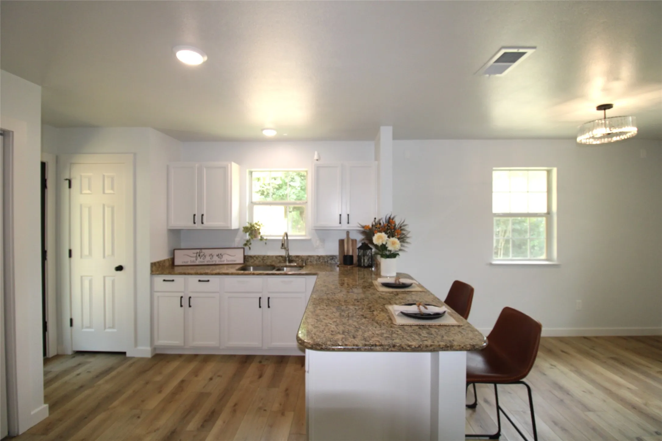 Single Family Residence For Sale in Van Zandt County , 640 Callender Lake Drive, Murchison, Texas 75778, 3 Bedroom, 2 Bathroom, Garage spaces, 1,056 Sqft, built in 2002, mls#21309550, Real Estate Agent in Murchison, Homes For Sale in Van Zandt county, Homes For Sale in Murchison, Realtor in Murchison Texas, Real Estate Brokerage Independent Realty Texas, Luminita Cordes Realtor