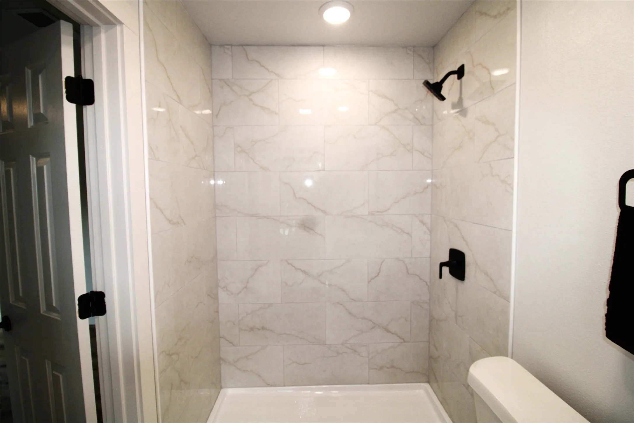 Single Family Residence For Sale in Van Zandt County , 640 Callender Lake Drive, Murchison, Texas 75778, 3 Bedroom, 2 Bathroom, Garage spaces, 1,056 Sqft, built in 2002, mls#21309550, Real Estate Agent in Murchison, Homes For Sale in Van Zandt county, Homes For Sale in Murchison, Realtor in Murchison Texas, Real Estate Brokerage Independent Realty Texas, Luminita Cordes Realtor
