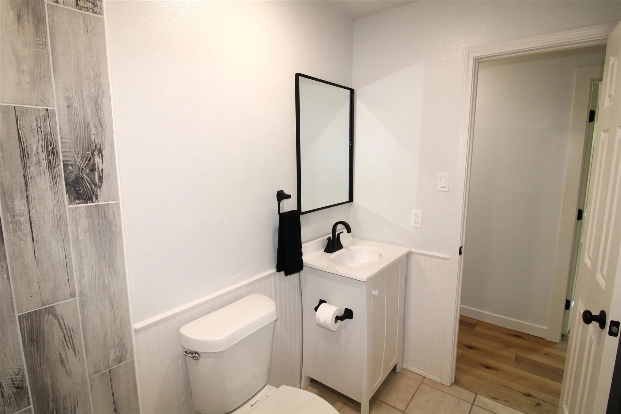 Single Family Residence For Sale in Van Zandt County , 640 Callender Lake Drive, Murchison, Texas 75778, 3 Bedroom, 2 Bathroom, Garage spaces, 1,056 Sqft, built in 2002, mls#21309550, Real Estate Agent in Murchison, Homes For Sale in Van Zandt county, Homes For Sale in Murchison, Realtor in Murchison Texas, Real Estate Brokerage Independent Realty Texas, Luminita Cordes Realtor